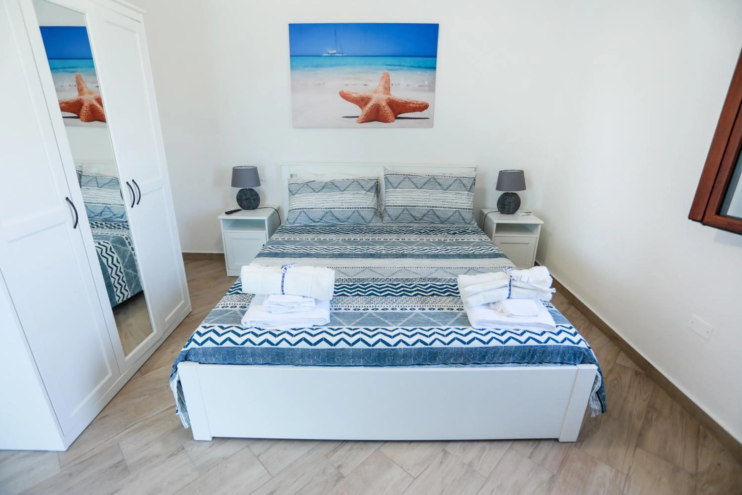 Photo of the whole room in Gli archi sul mare