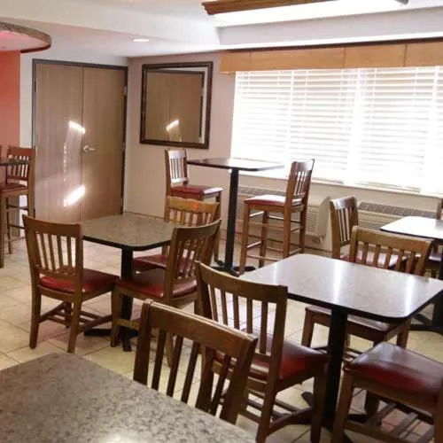 Restaurant/places to eat in Boarders Inn and Suites by Cobblestone Hotels - Fayette