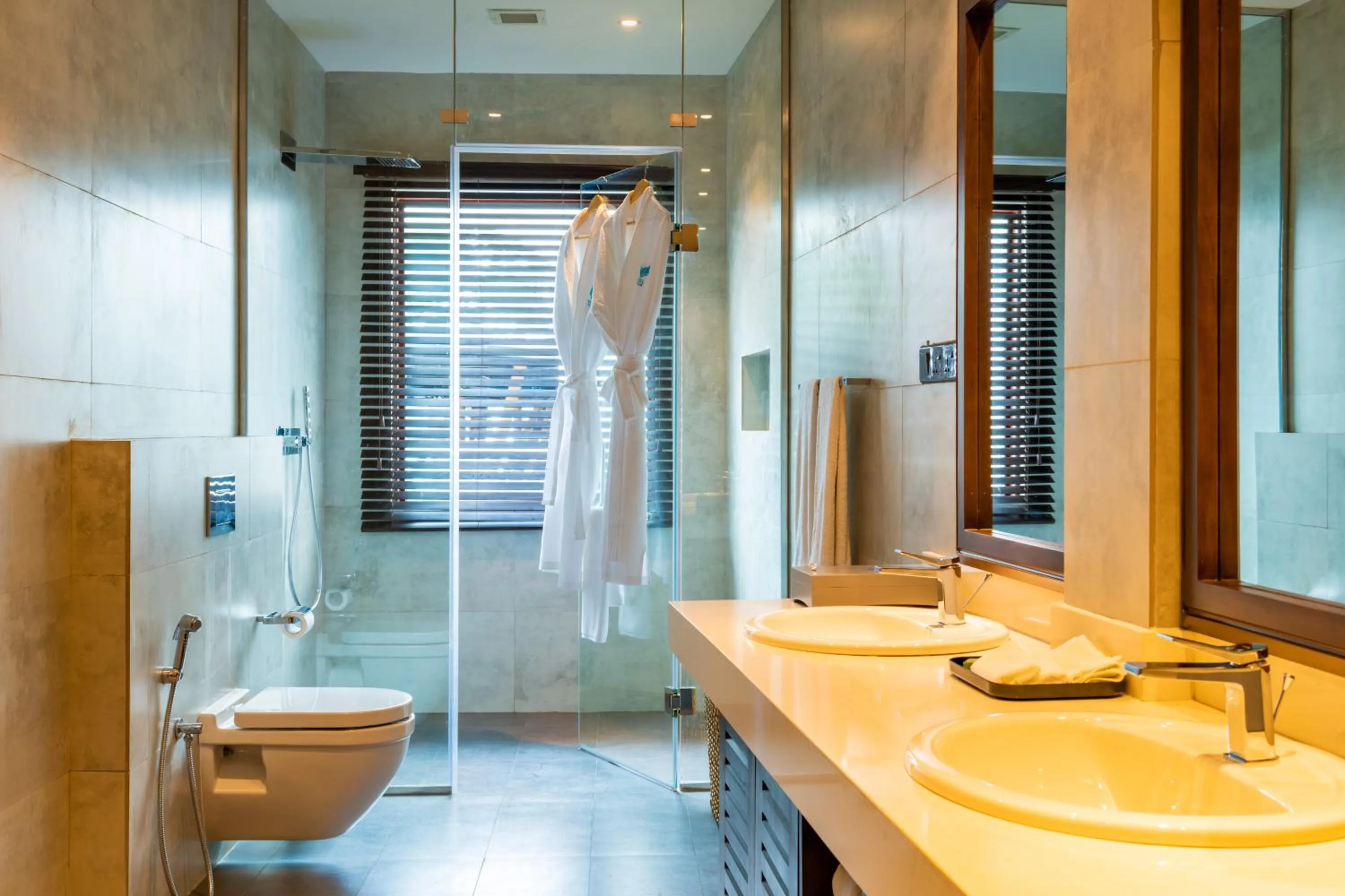 Shower in Angel Beach Unawatuna