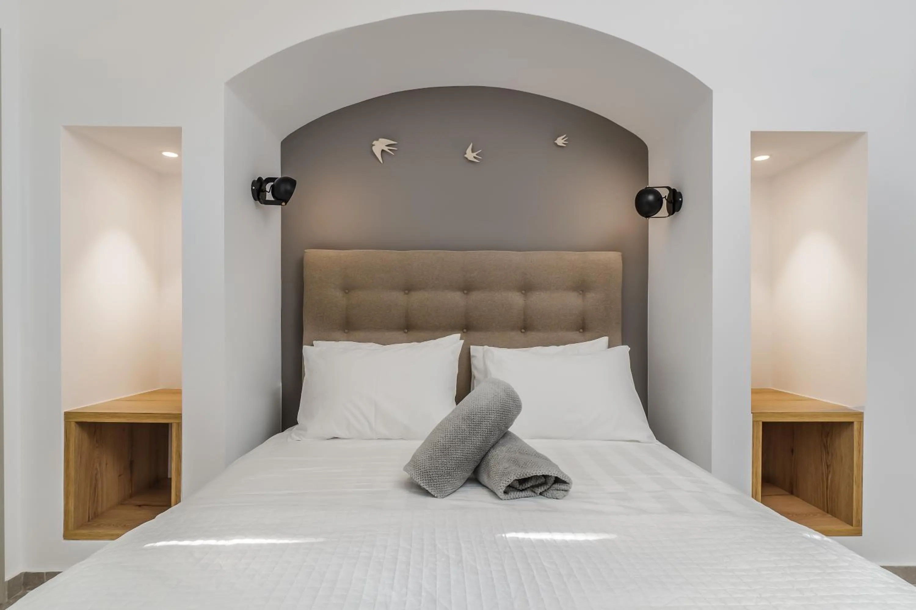 Bedroom, Bed in Symphony Suites Santorini