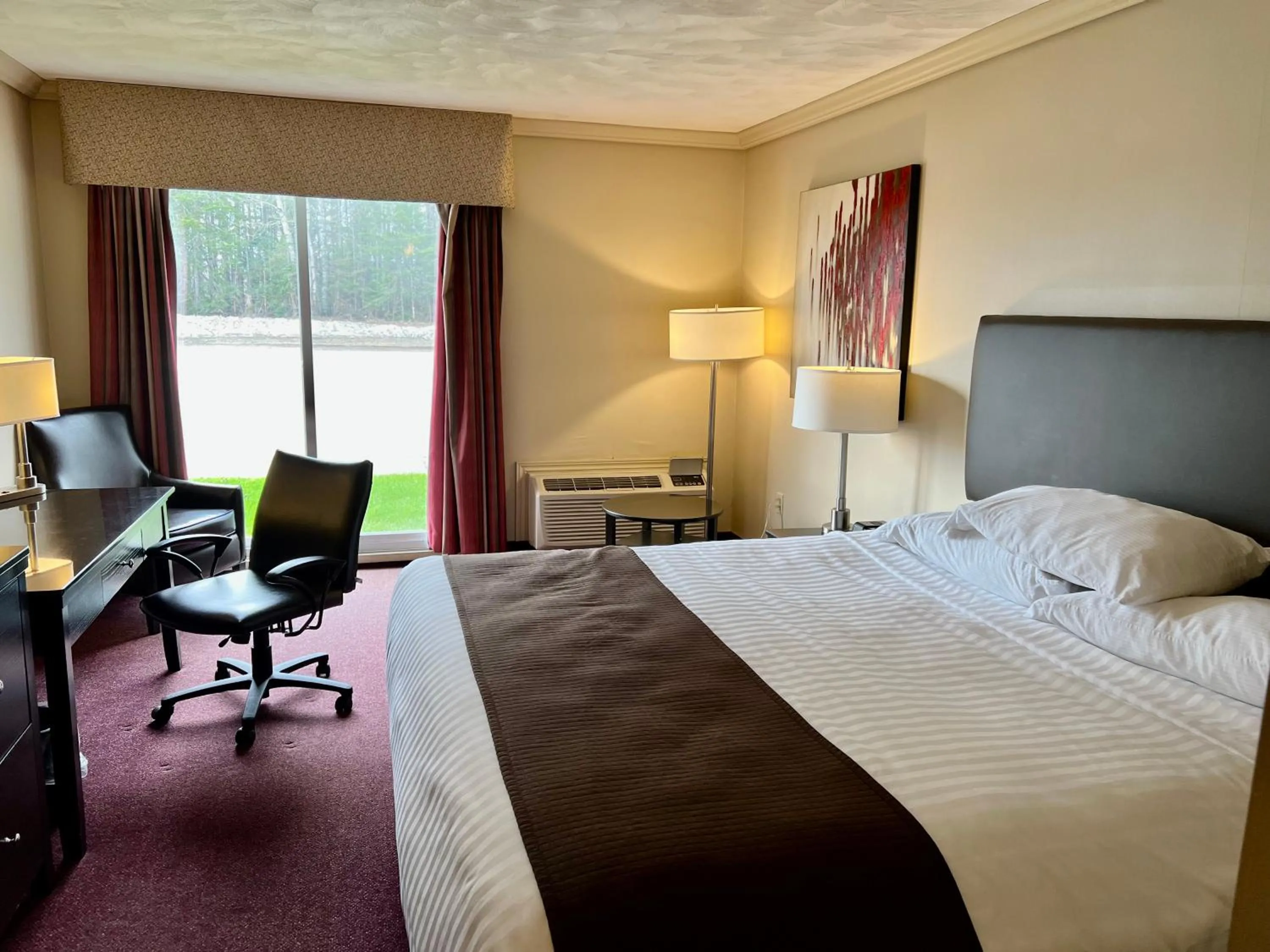 Bedroom, Bed in Atlantic Host Hotel, Trademark Collection by Wyndham