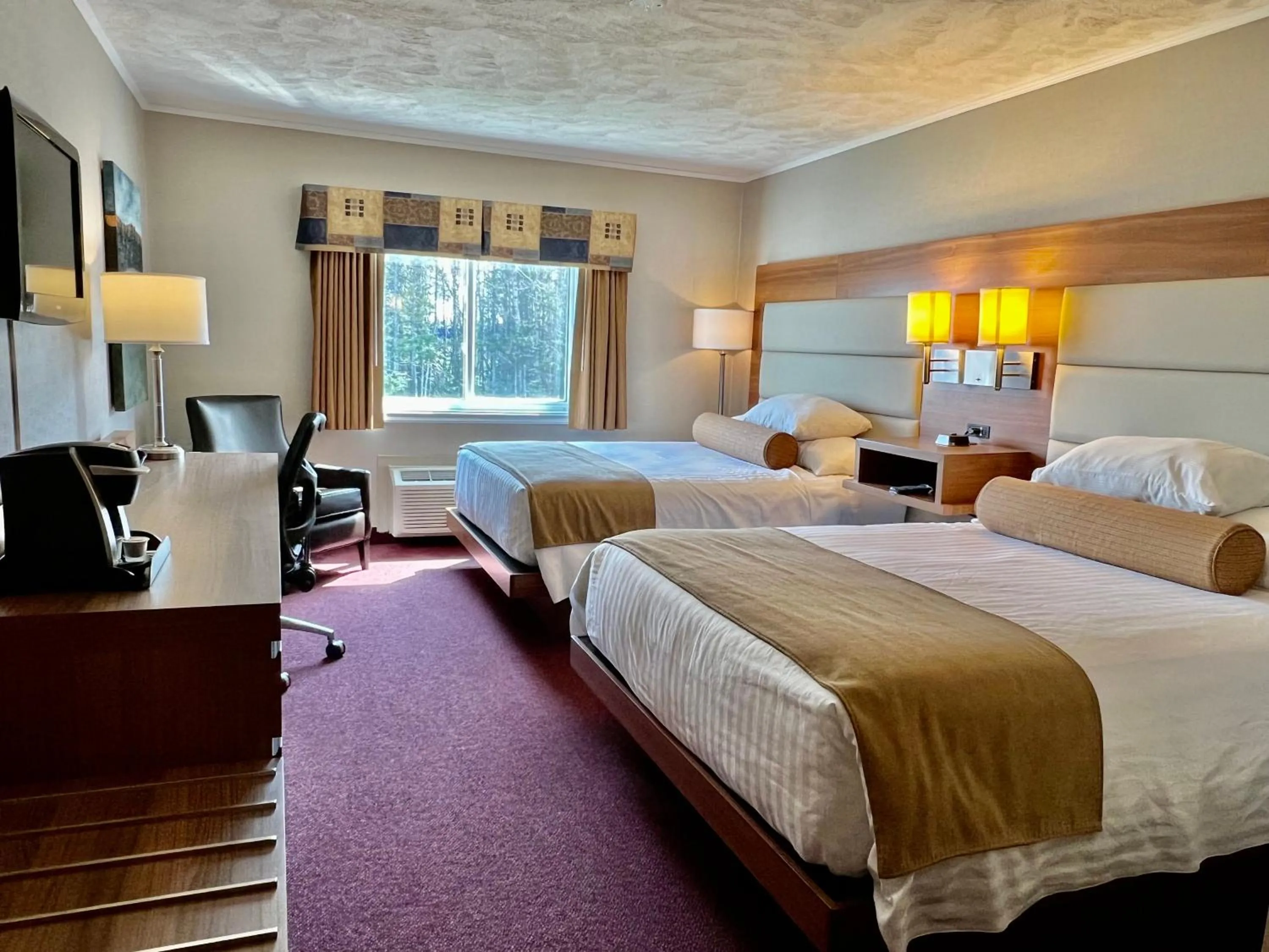 Bedroom, Bed in Atlantic Host Hotel, Trademark Collection by Wyndham