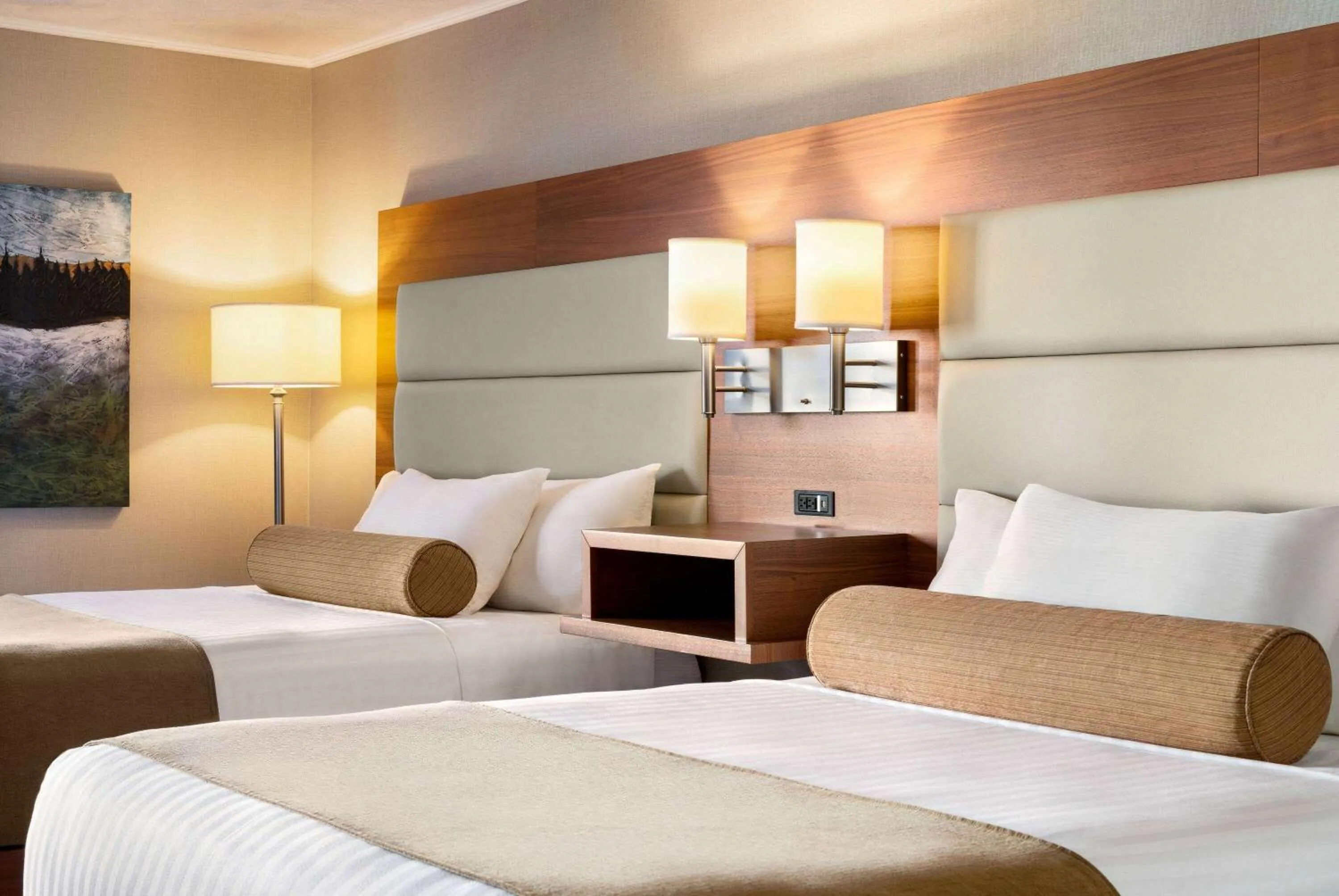 Photo of the whole room, Bed in Atlantic Host Hotel, Trademark Collection by Wyndham