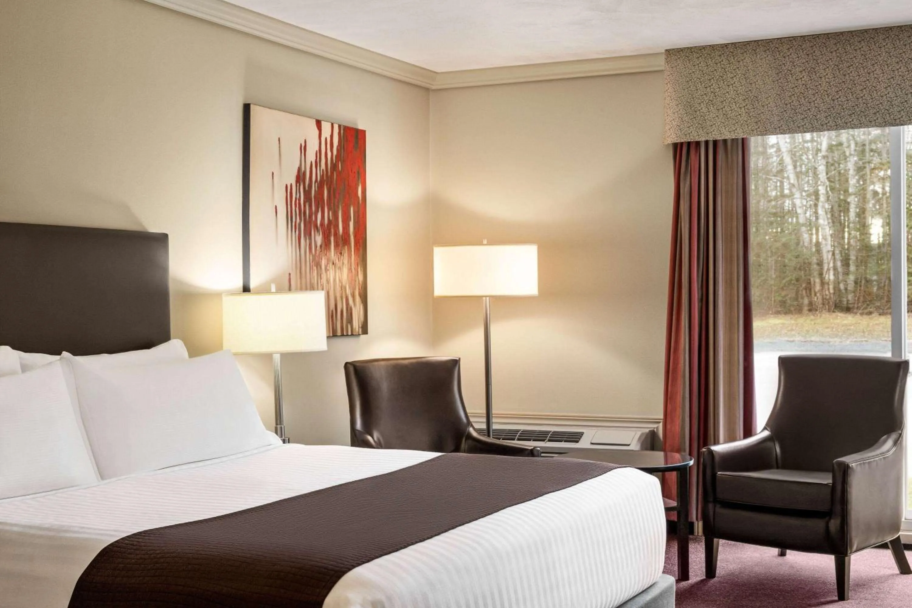 Photo of the whole room, Bed in Atlantic Host Hotel, Trademark Collection by Wyndham