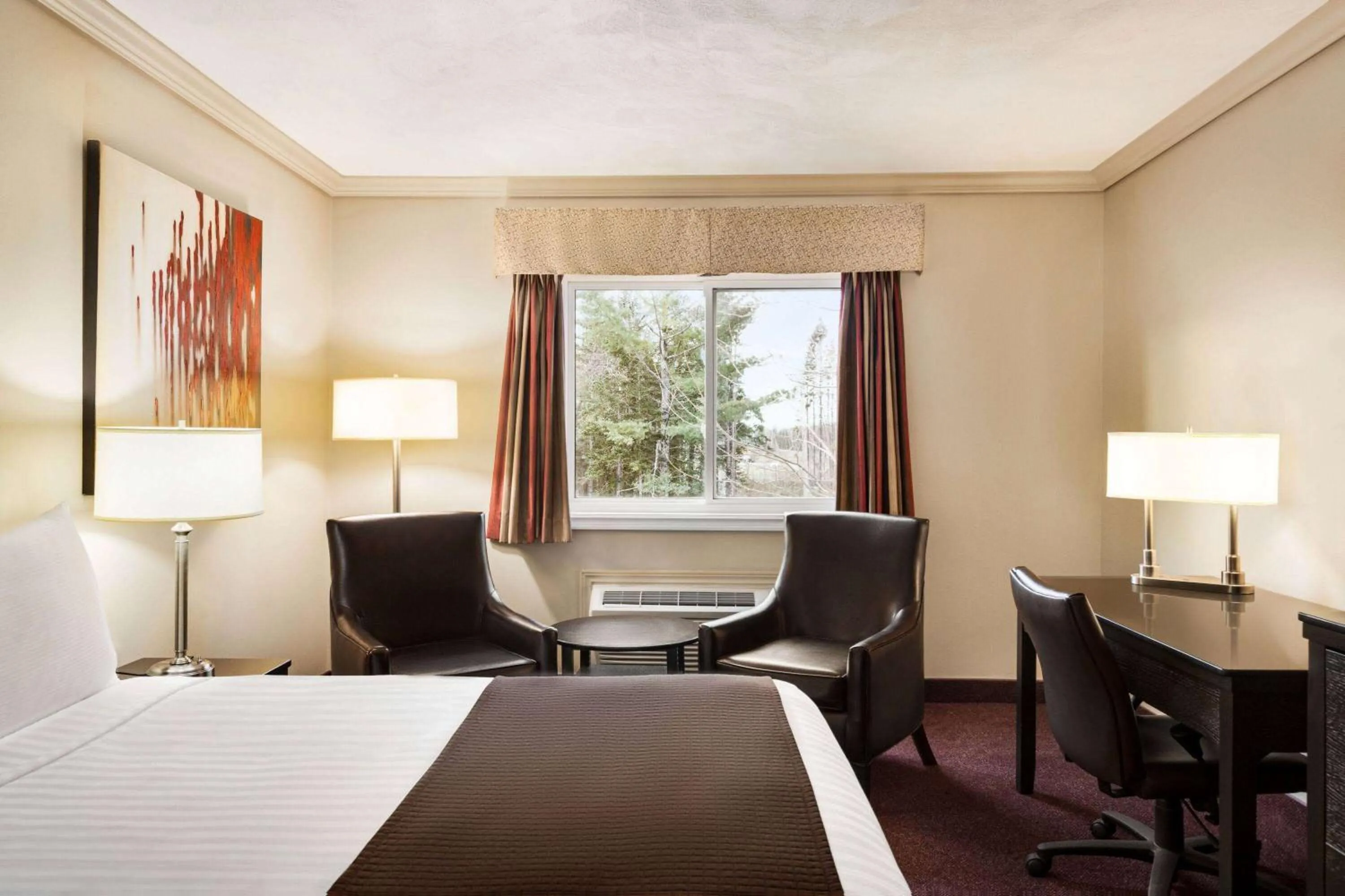 Photo of the whole room, Bed in Atlantic Host Hotel, Trademark Collection by Wyndham