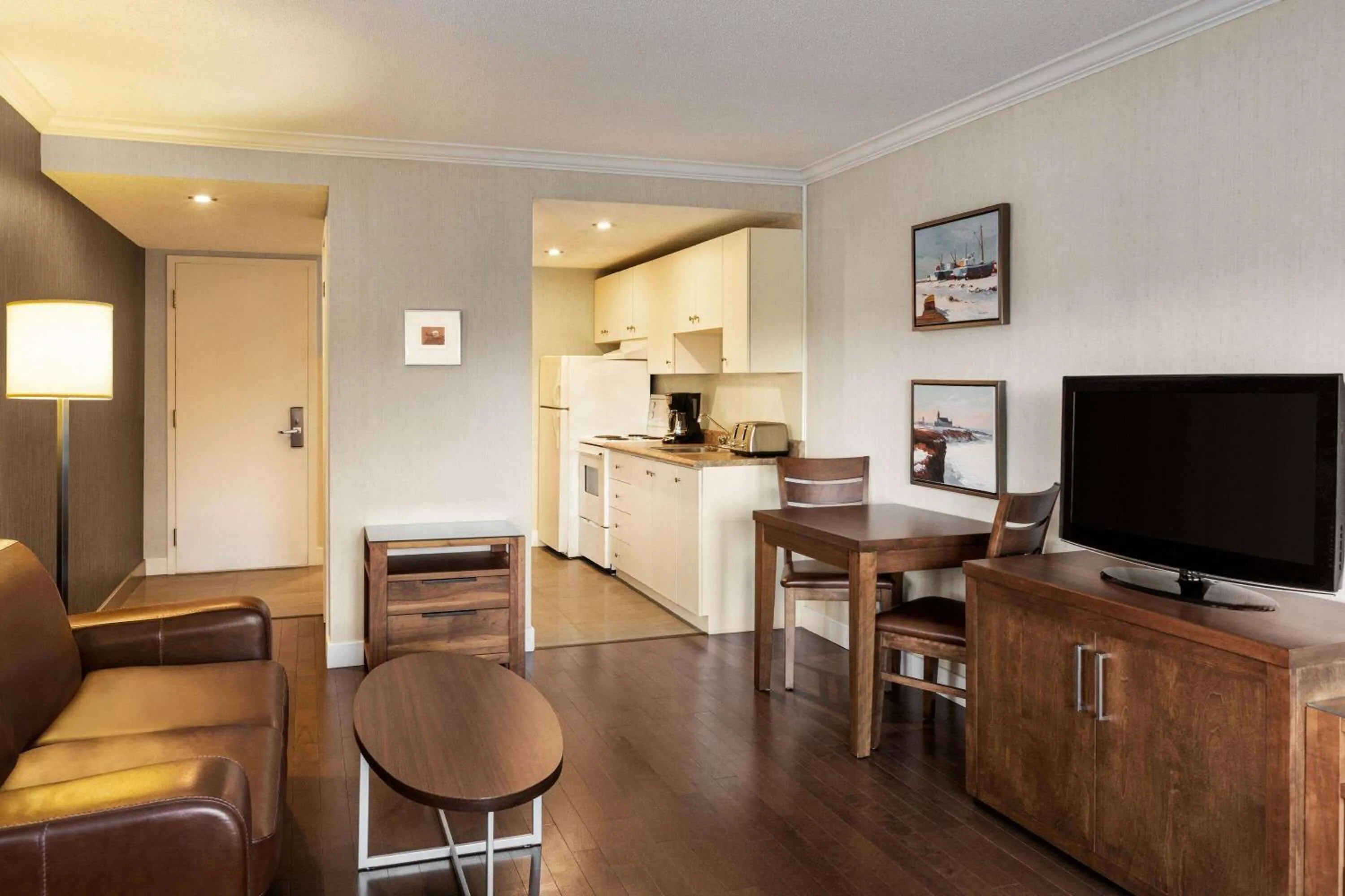 Bed in Atlantic Host Hotel, Trademark Collection by Wyndham