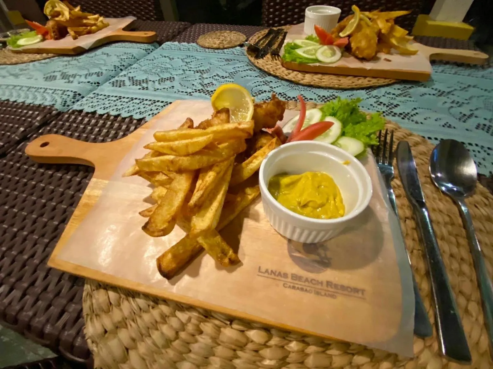 Food in Lanas Beach Resort Carabao Island