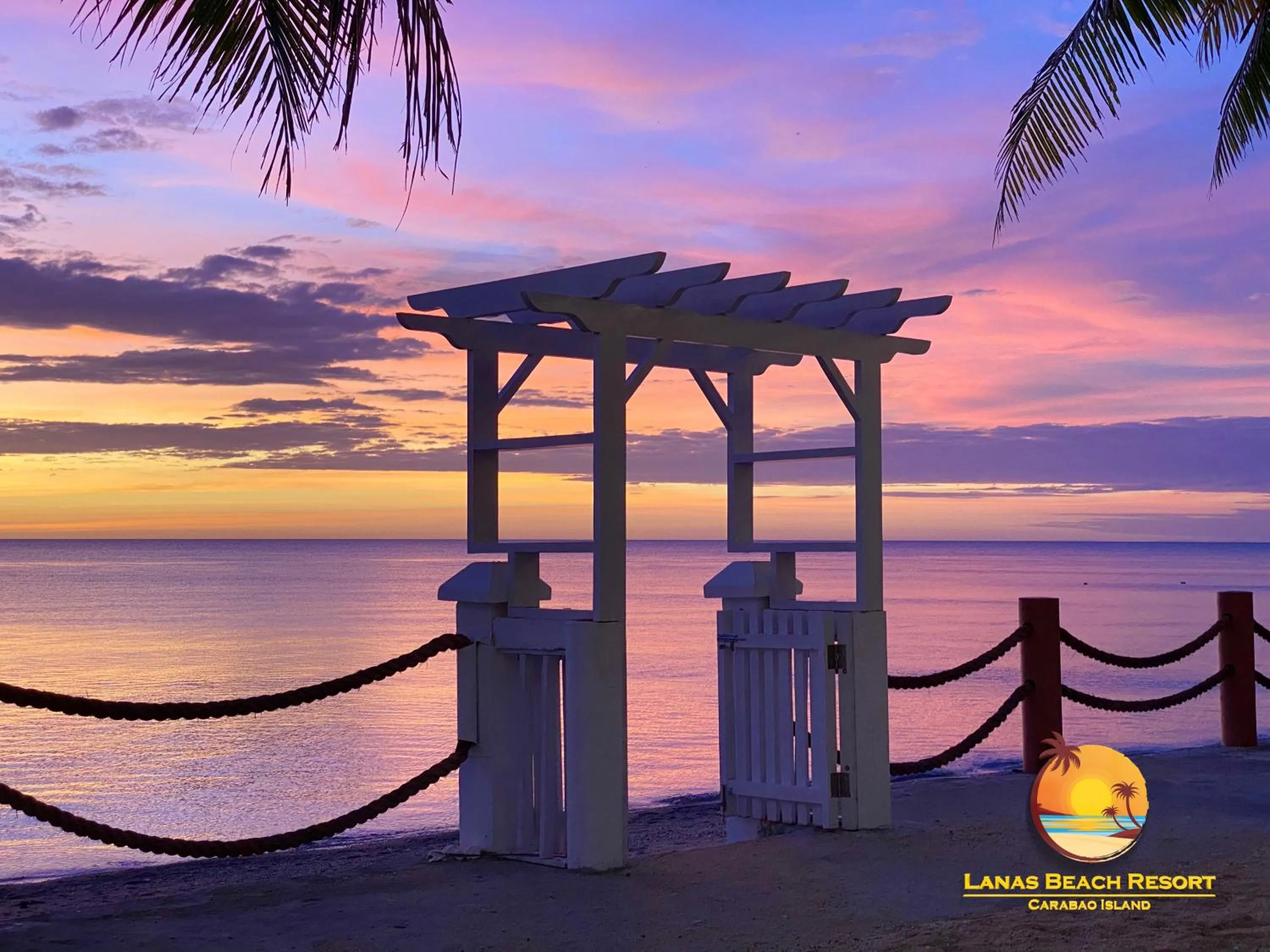 Sea view in Lanas Beach Resort Carabao Island