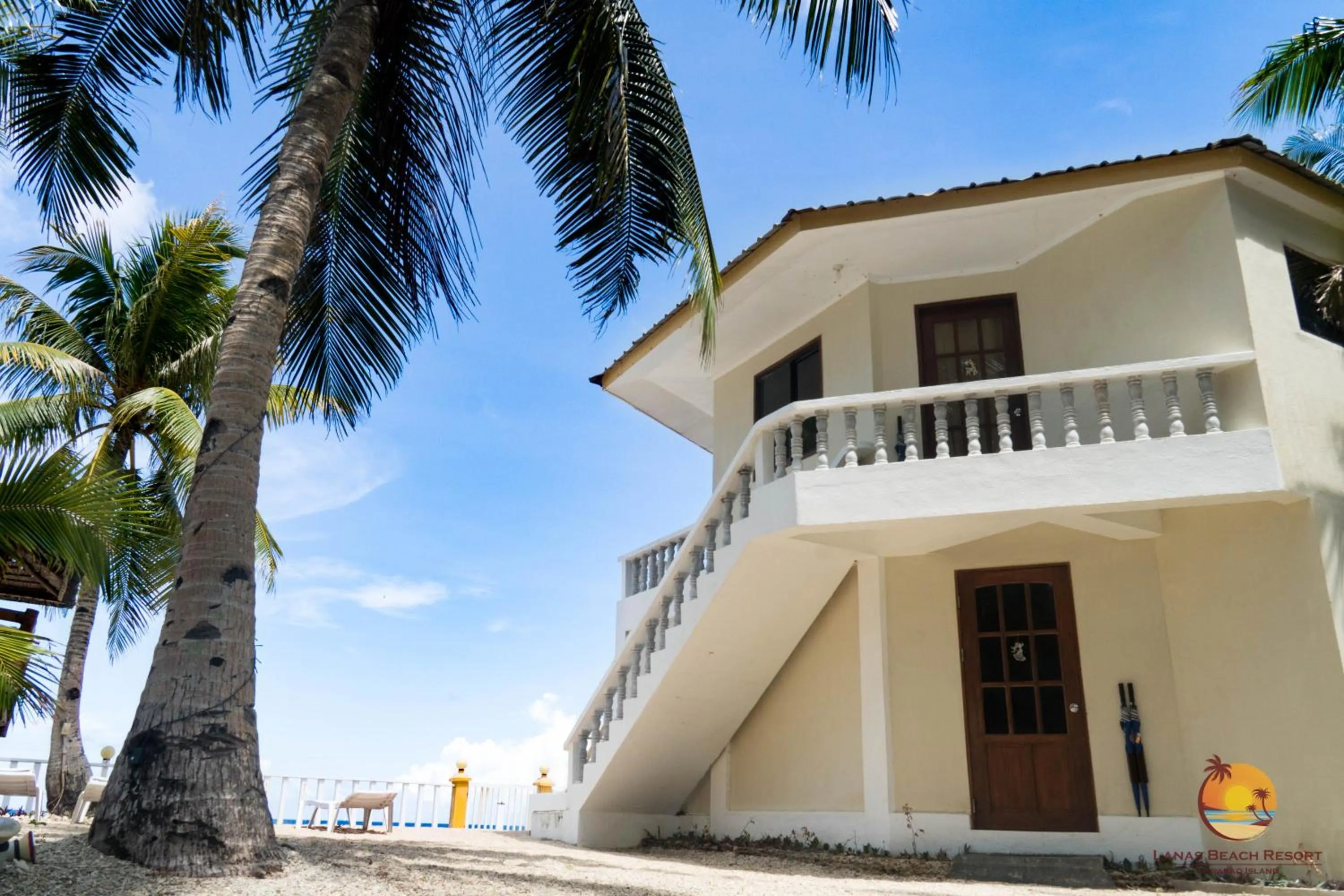 Property building in Lanas Beach Resort Carabao Island