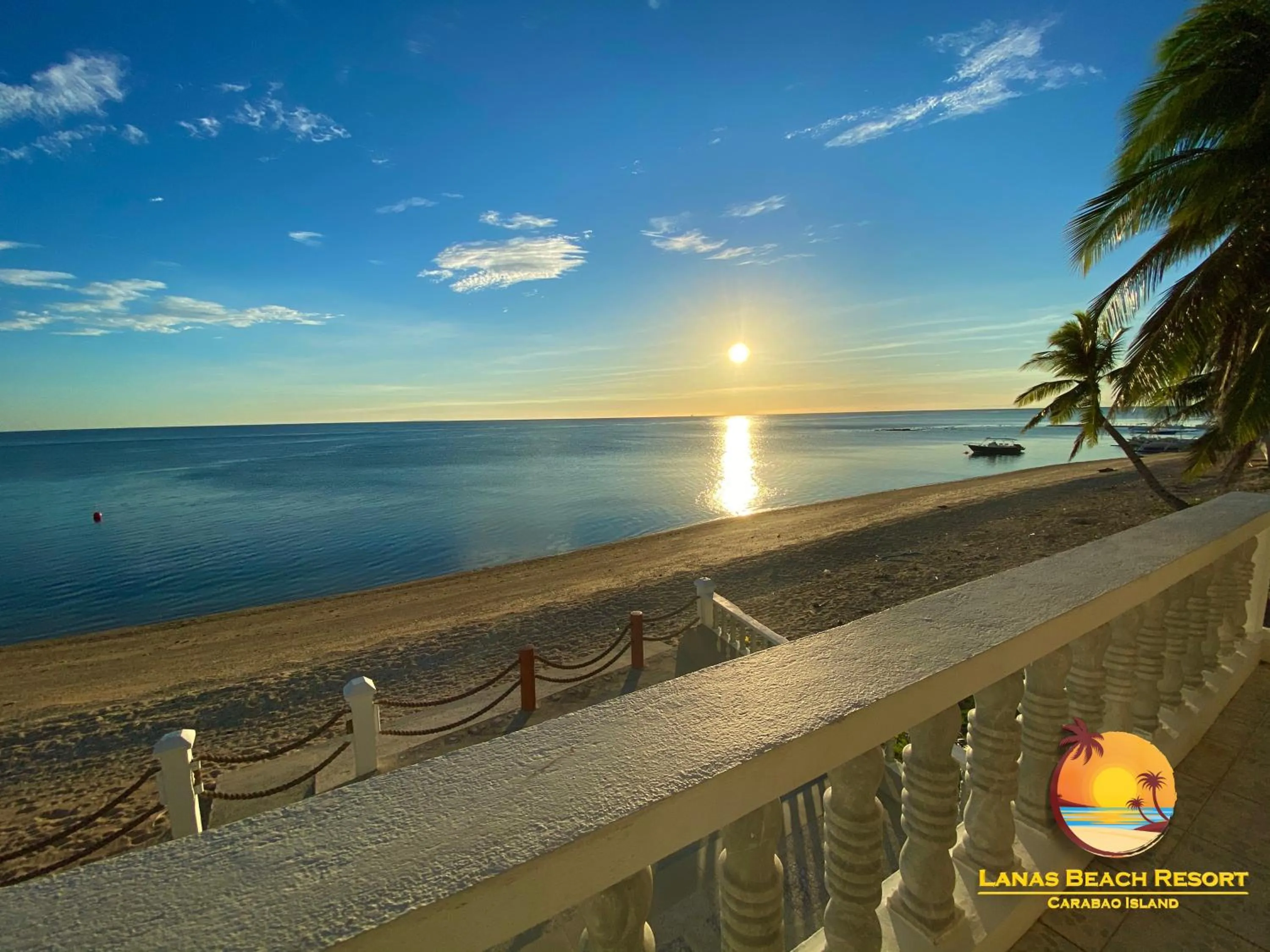 Balcony/Terrace in Lanas Beach Resort Carabao Island