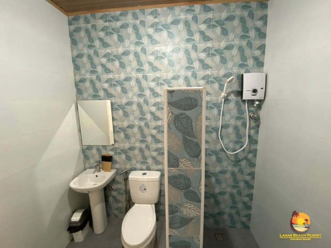 Shower in Lanas Beach Resort Carabao Island