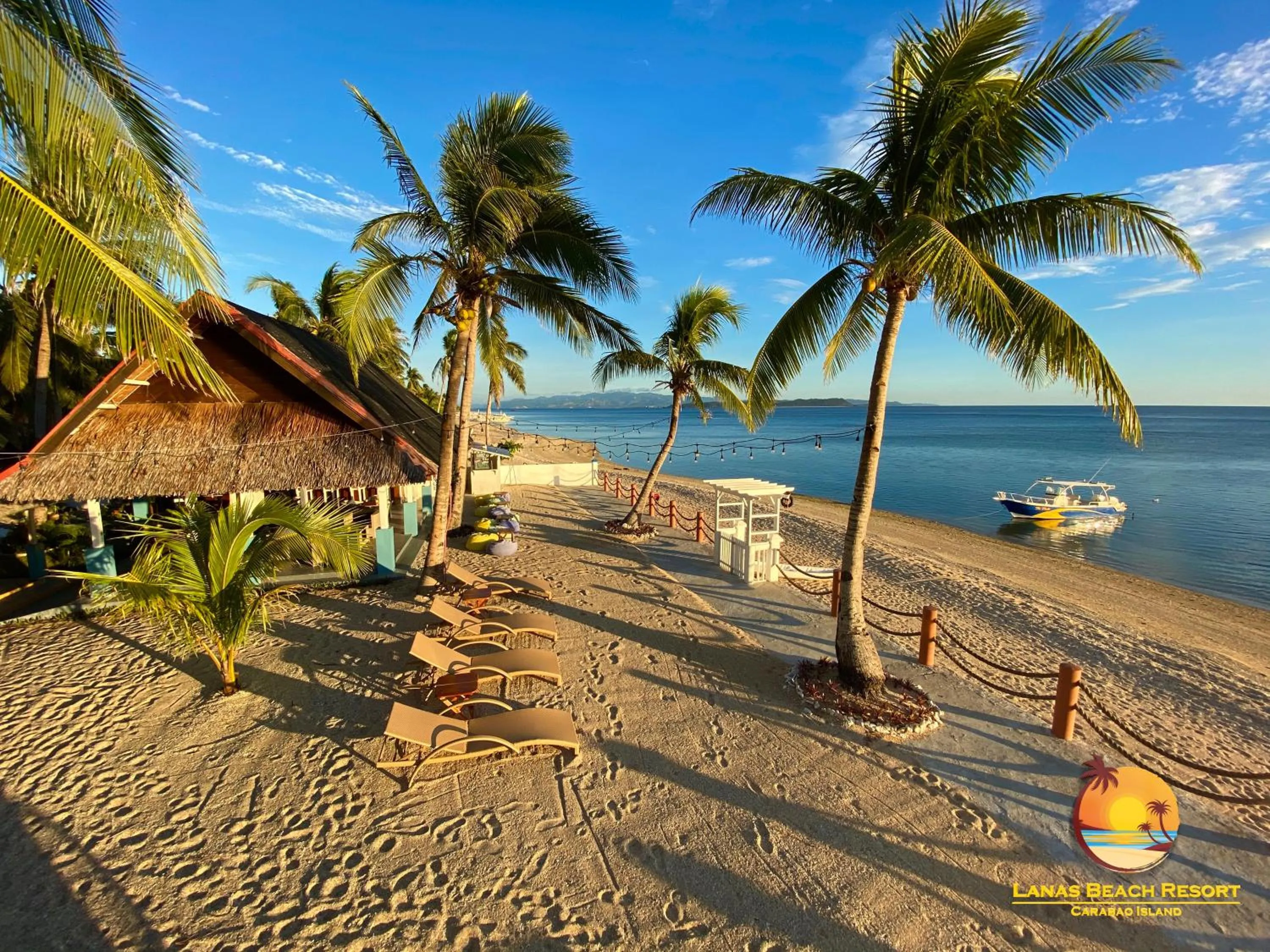 Beach in Lanas Beach Resort Carabao Island