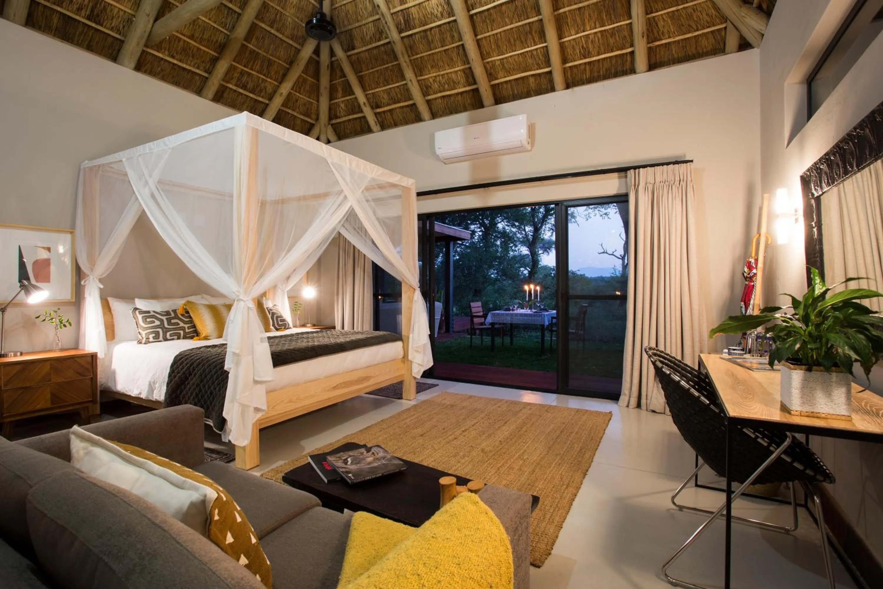 Photo of the whole room, Bed in Moya Safari Villa