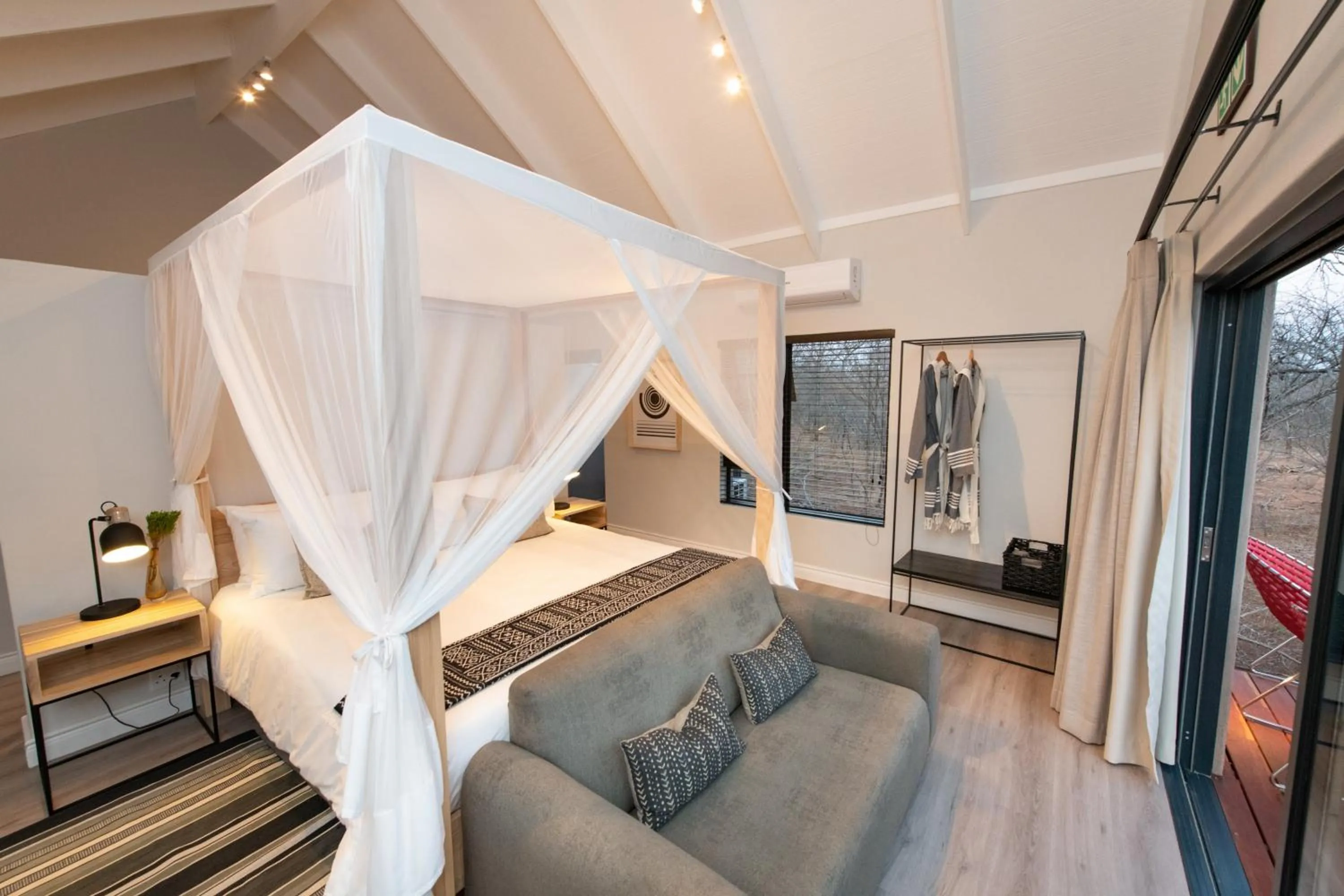 Shower, Bed in Moya Safari Villa