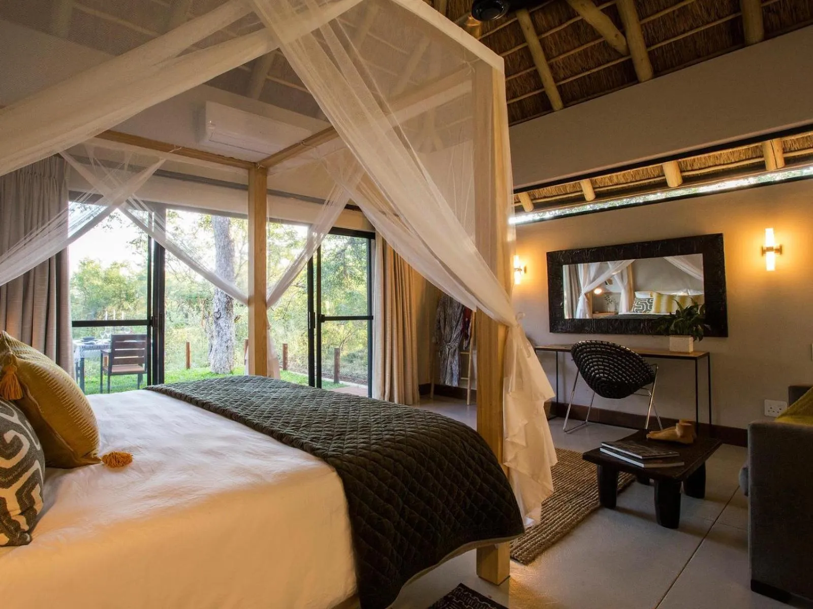 Bed in Moya Safari Villa