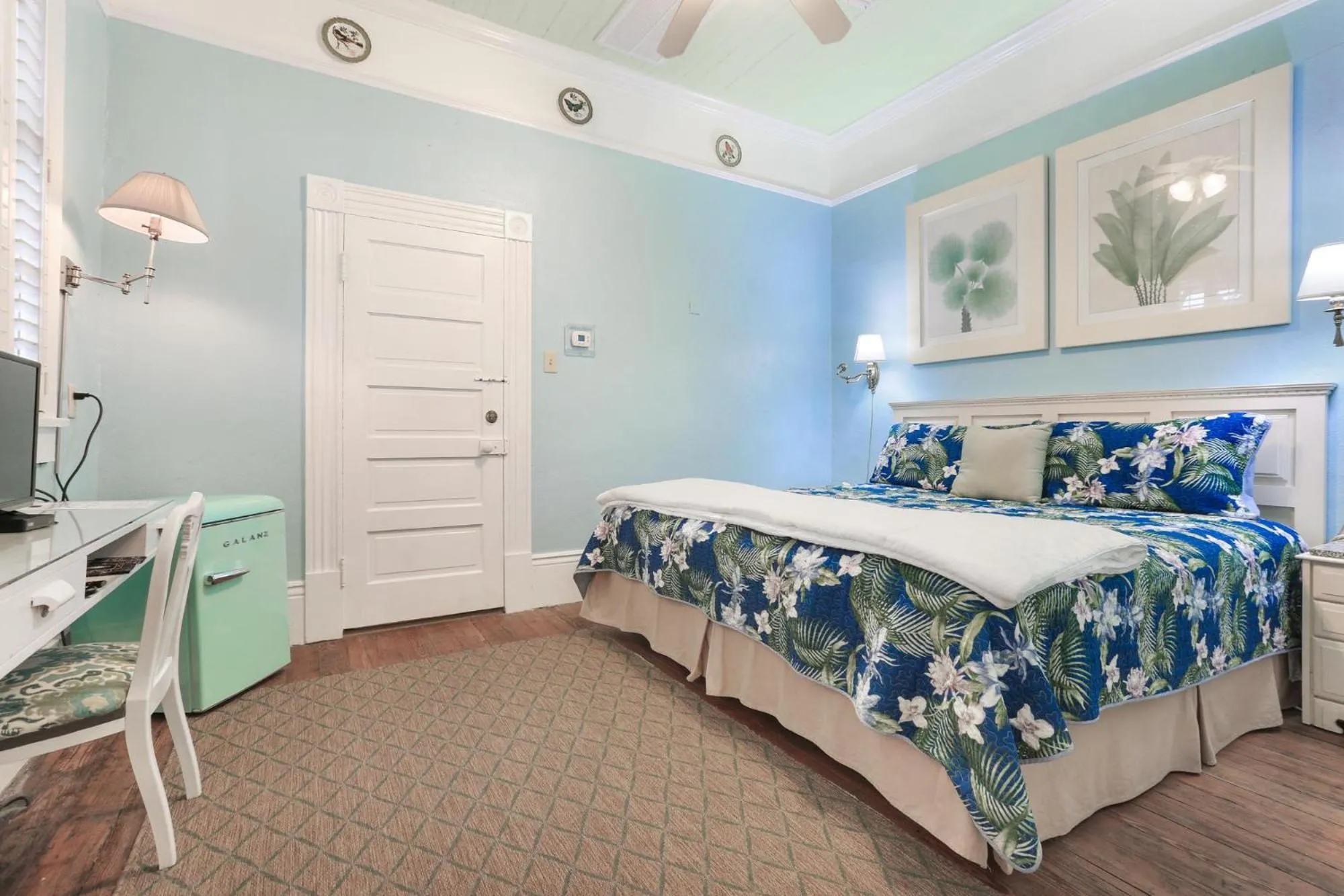 Bed in Historic Inn in the Marigny, blocks to French Quarter