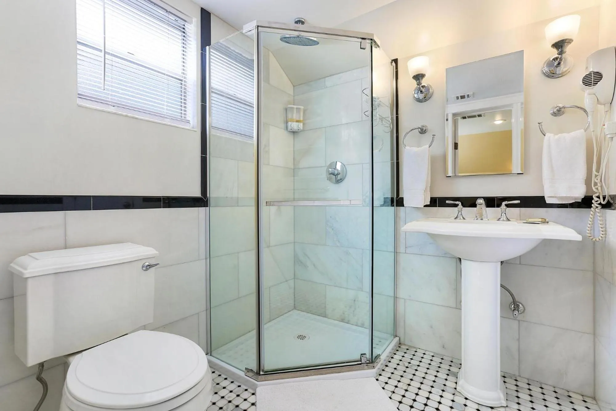 Historic Inn in the Marigny, blocks to French Quarter