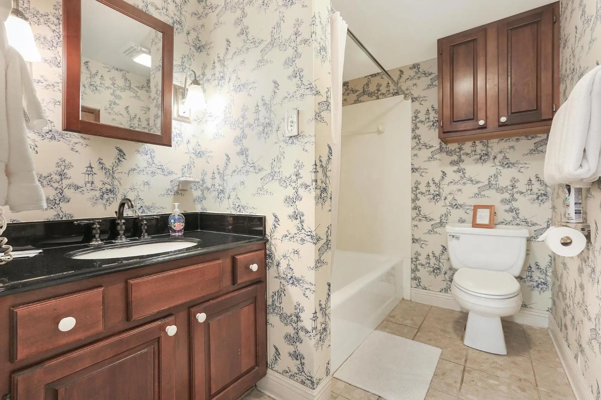 Historic Inn in the Marigny, blocks to French Quarter