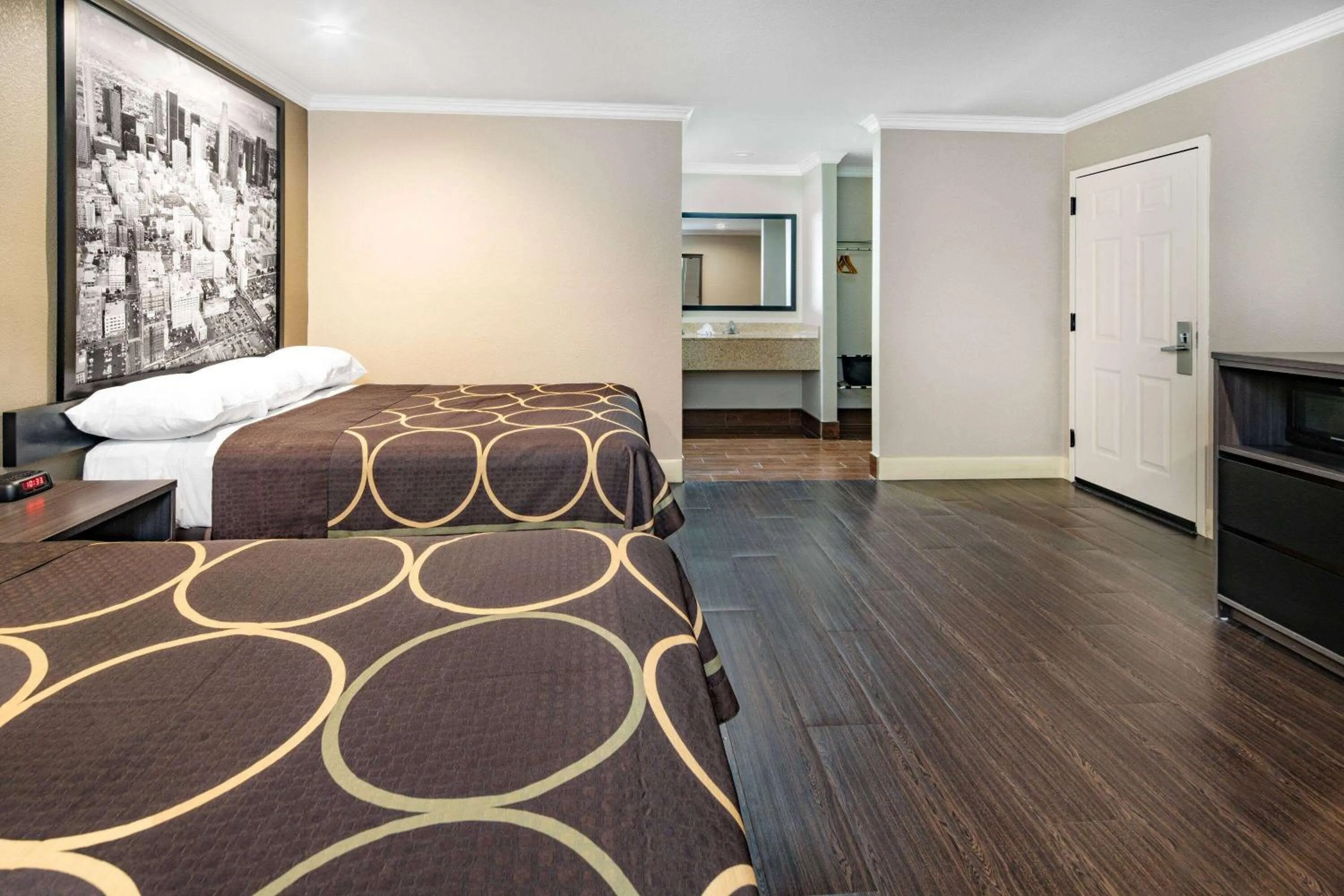 Photo of the whole room, Bed in Super 8 by Wyndham North Hollywood