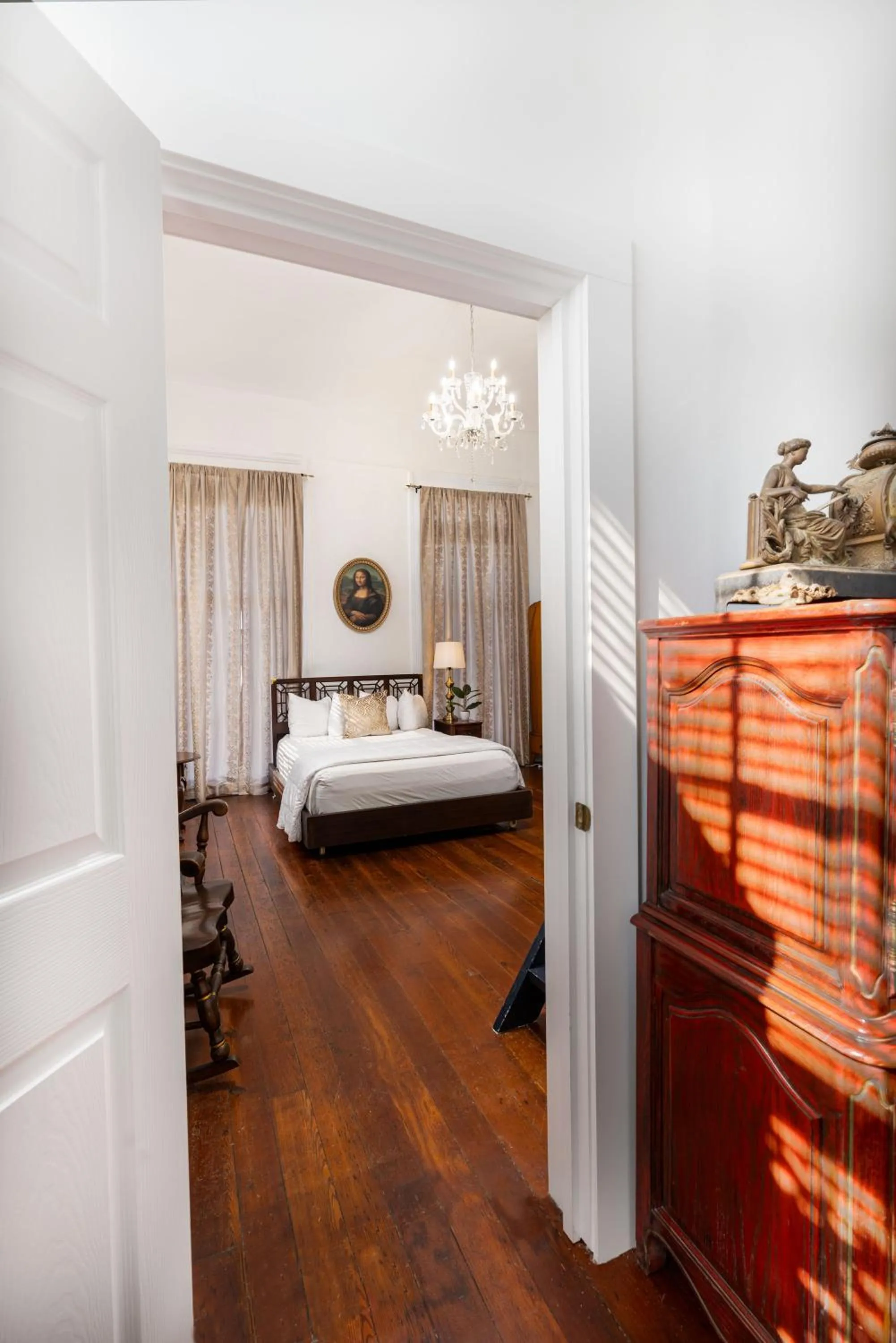 Bed in The Mansion on Royal