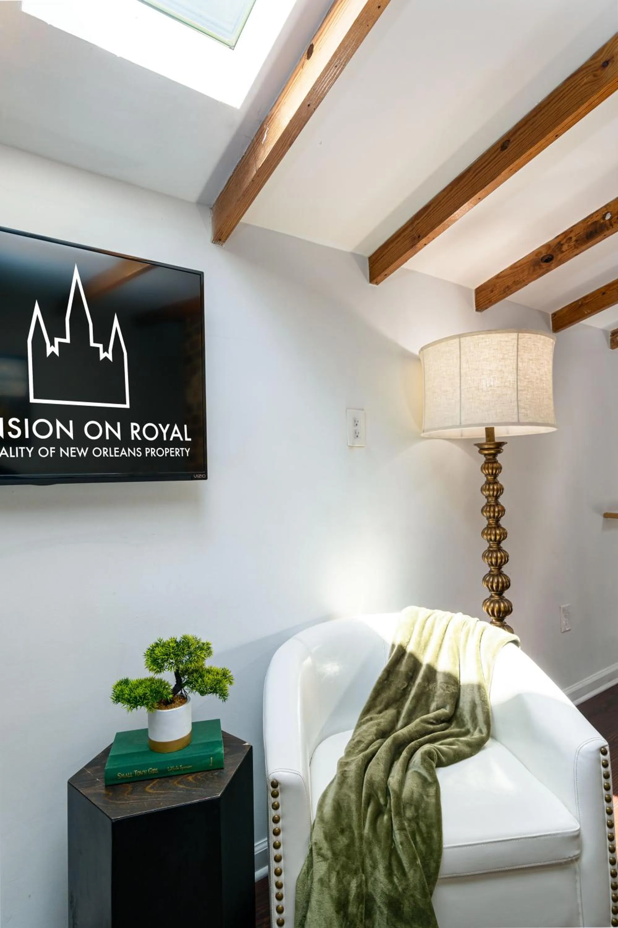 Bed in The Mansion on Royal