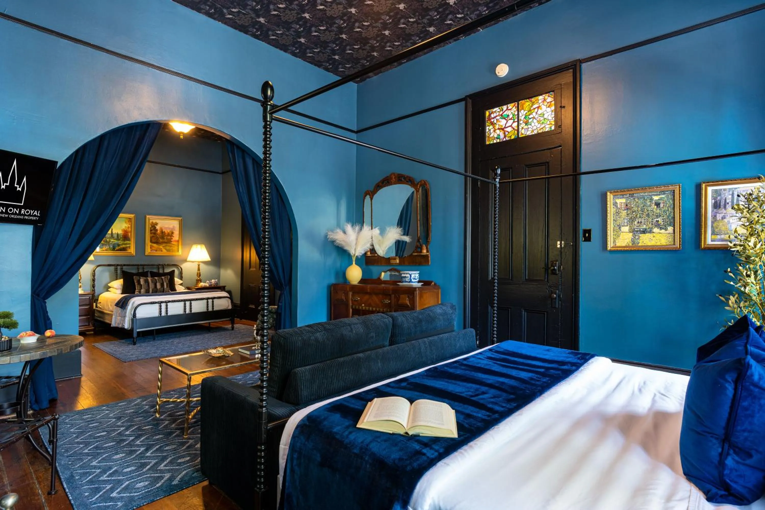 Bed in The Mansion on Royal