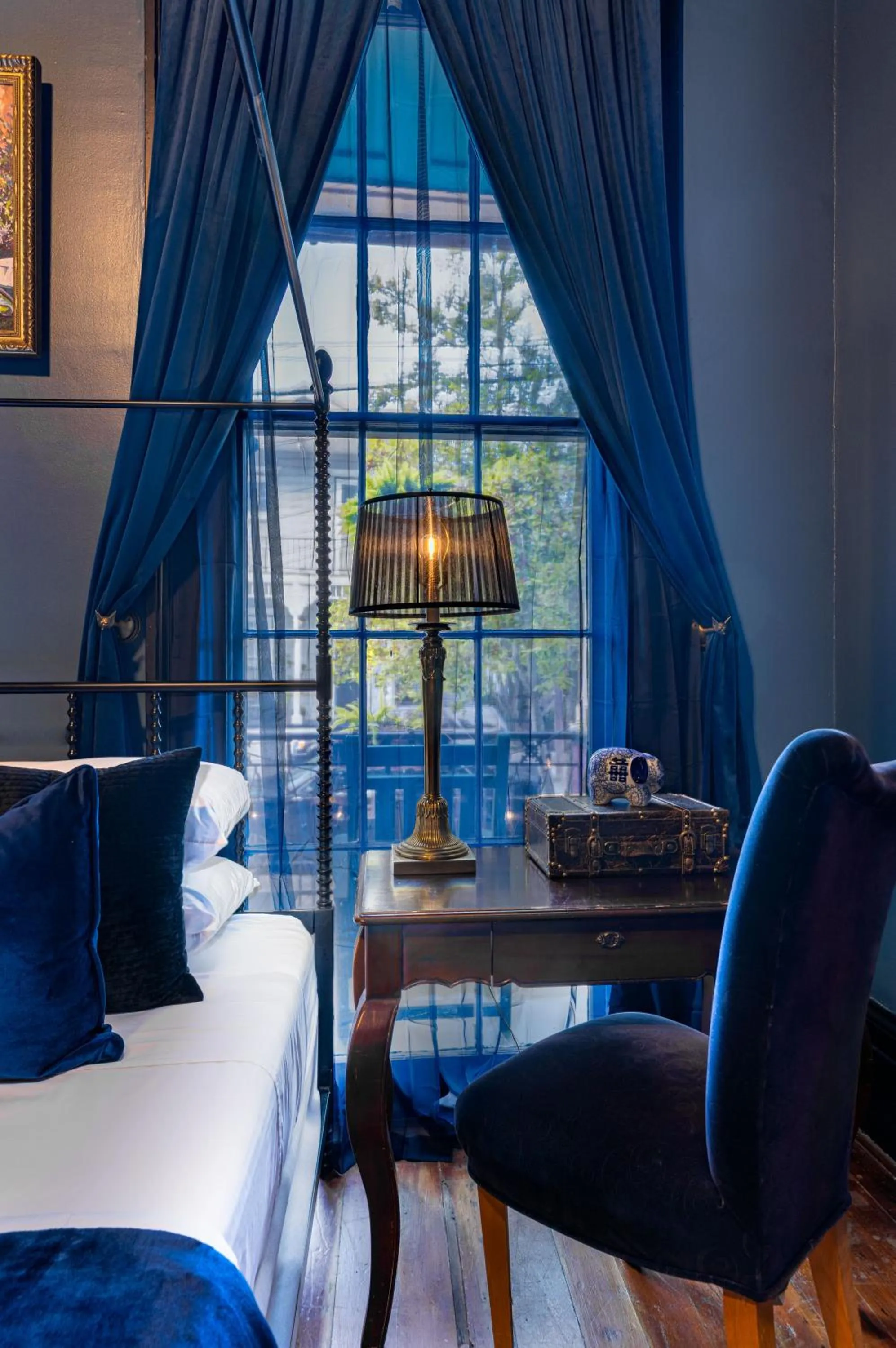 Bed in The Mansion on Royal