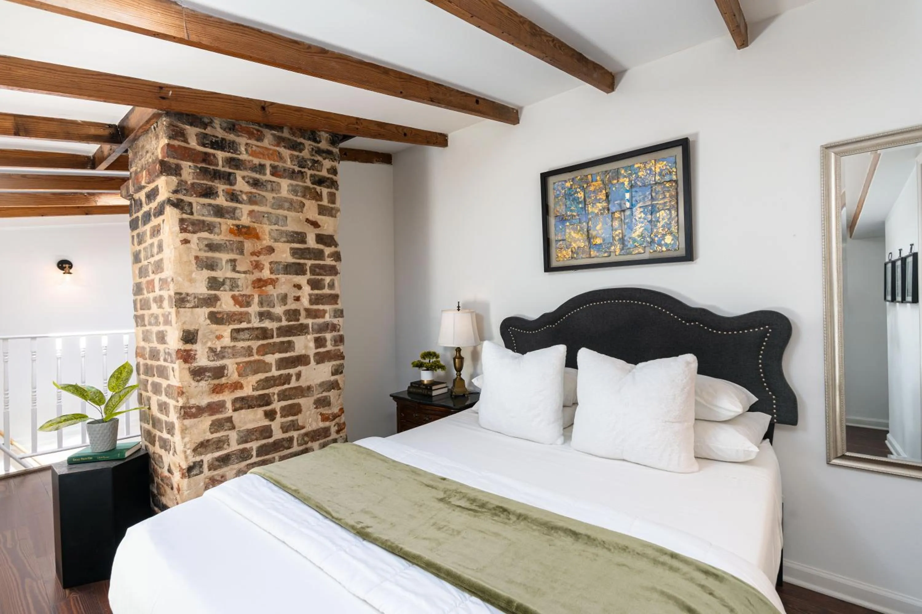 Bed in The Mansion on Royal