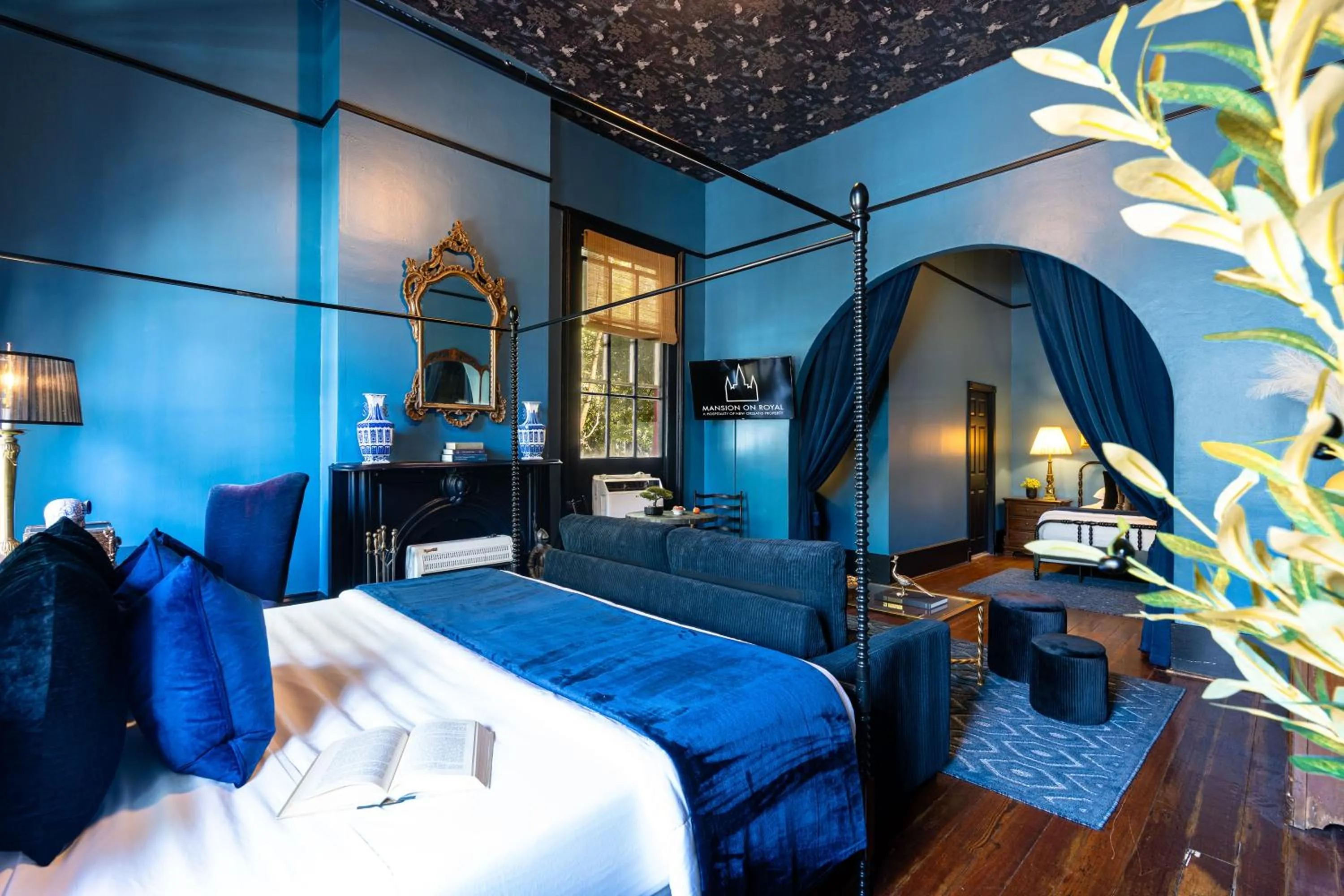 Bed in The Mansion on Royal