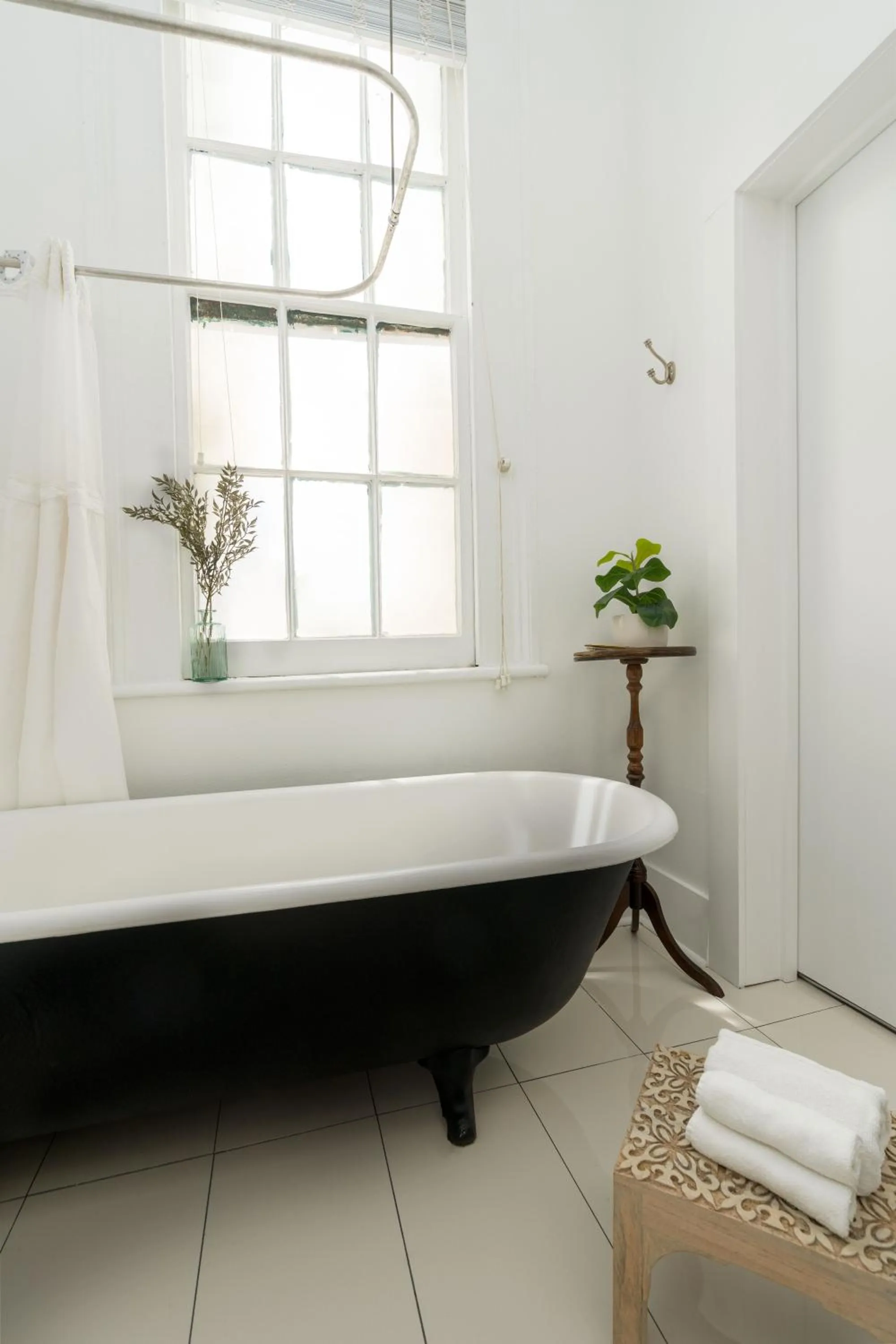 Bed in The Mansion on Royal