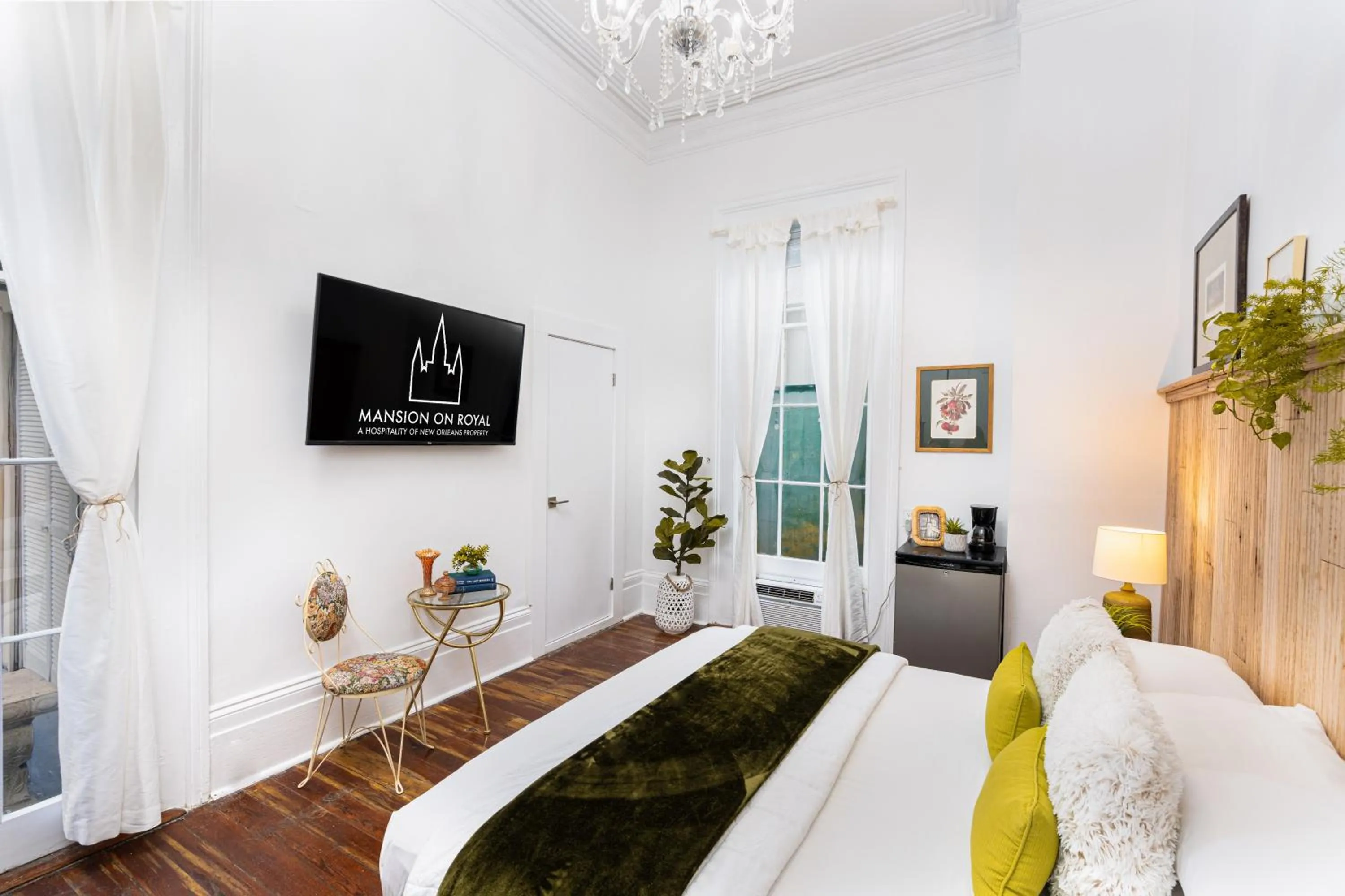 Bed in The Mansion on Royal