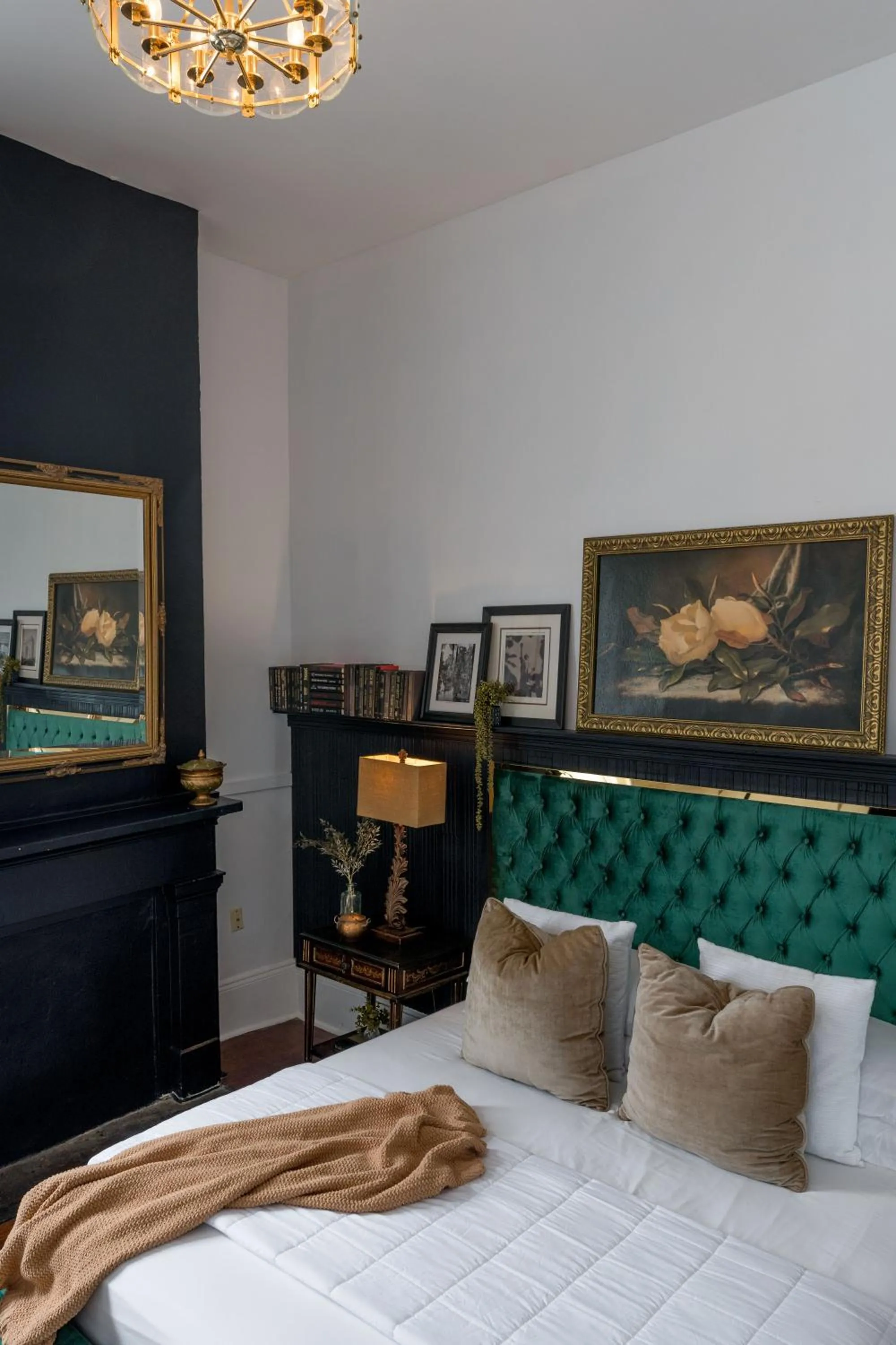 Bed in The Mansion on Royal