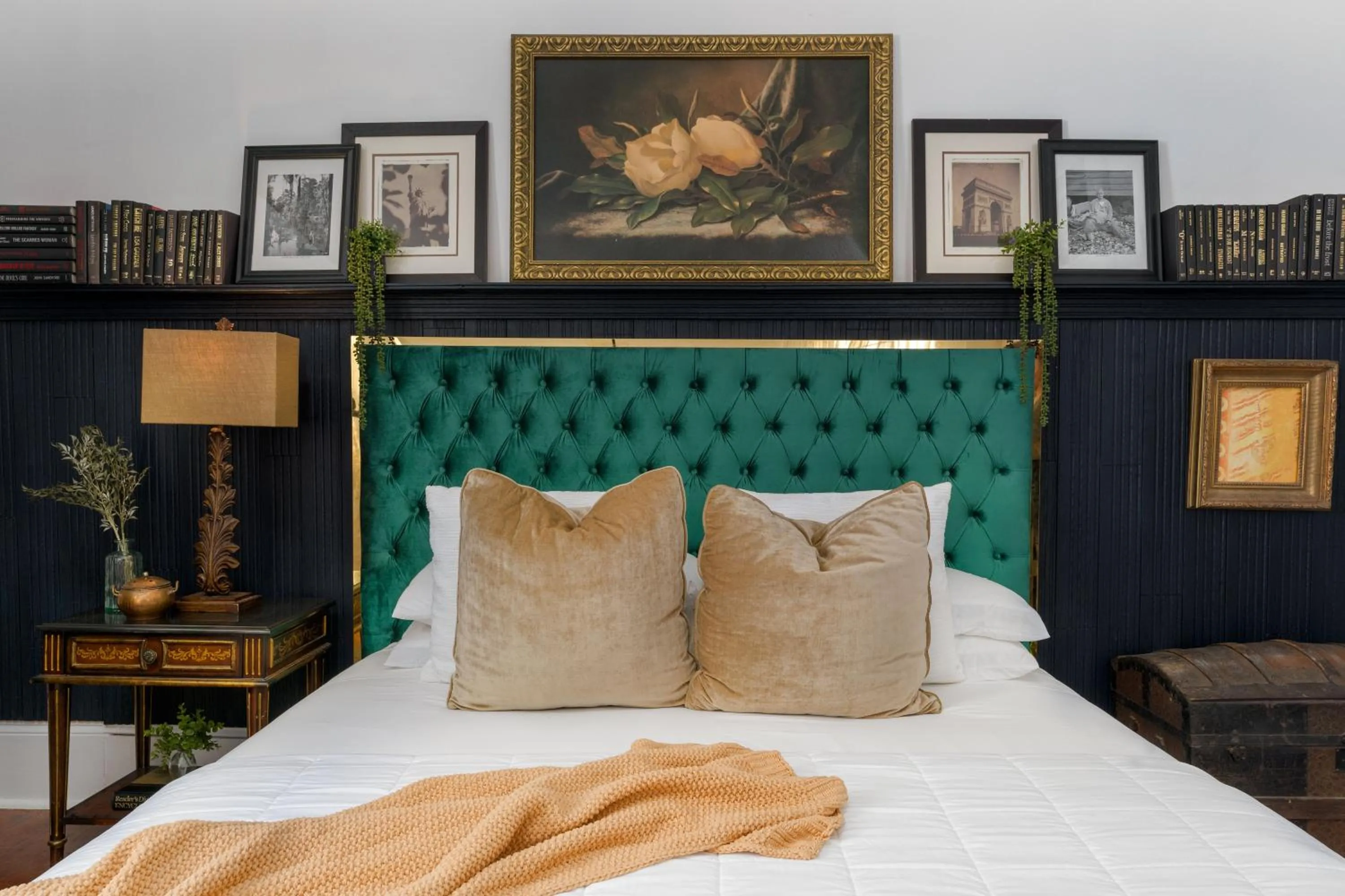 Bed in The Mansion on Royal