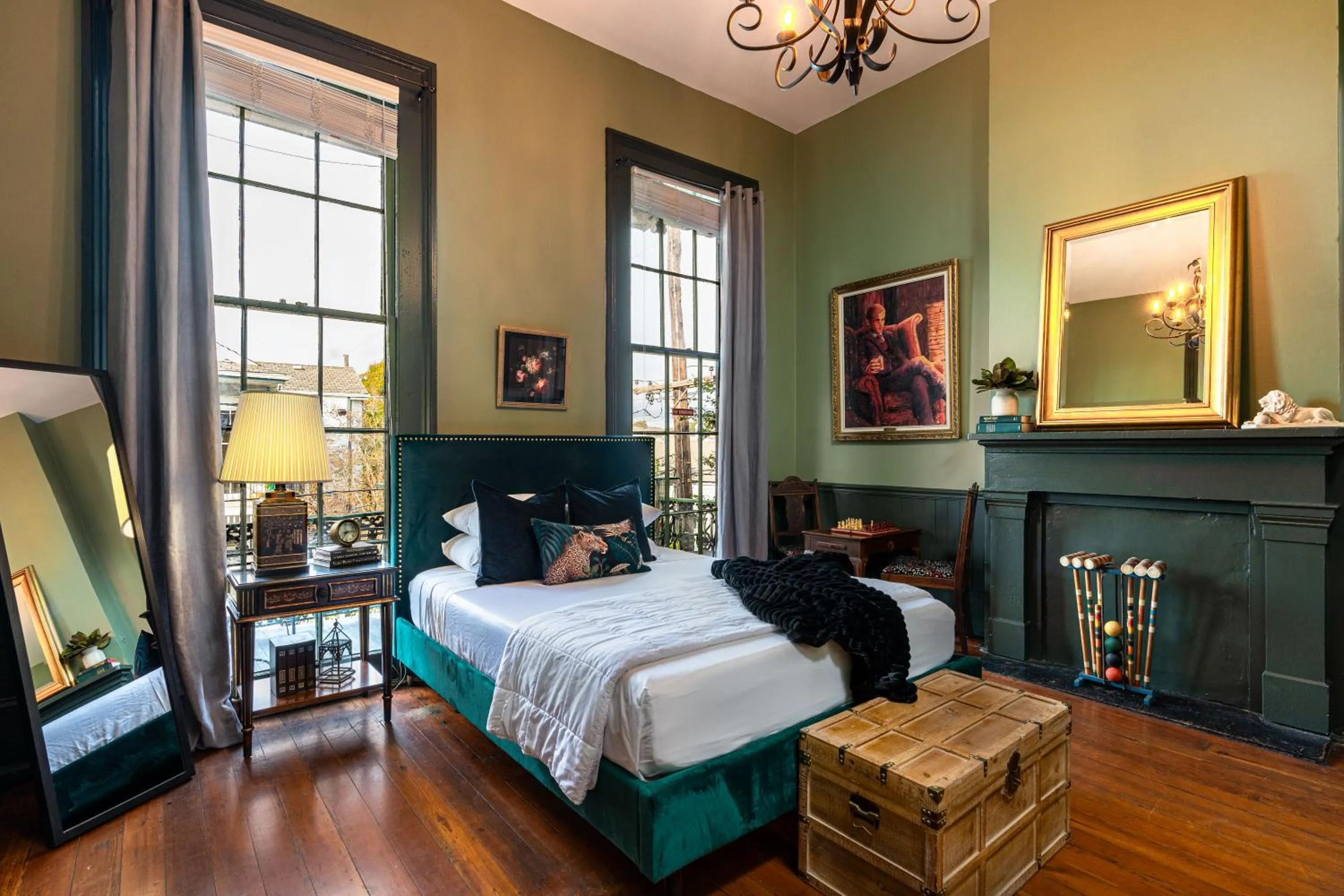 Bed in The Mansion on Royal