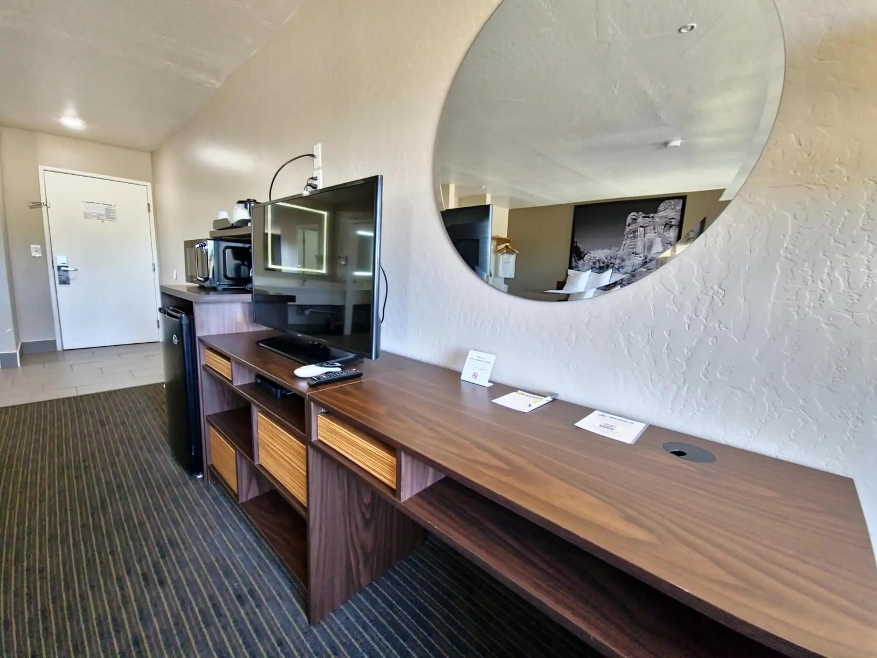 TV and multimedia in Super 8 by Wyndham Wickenburg AZ