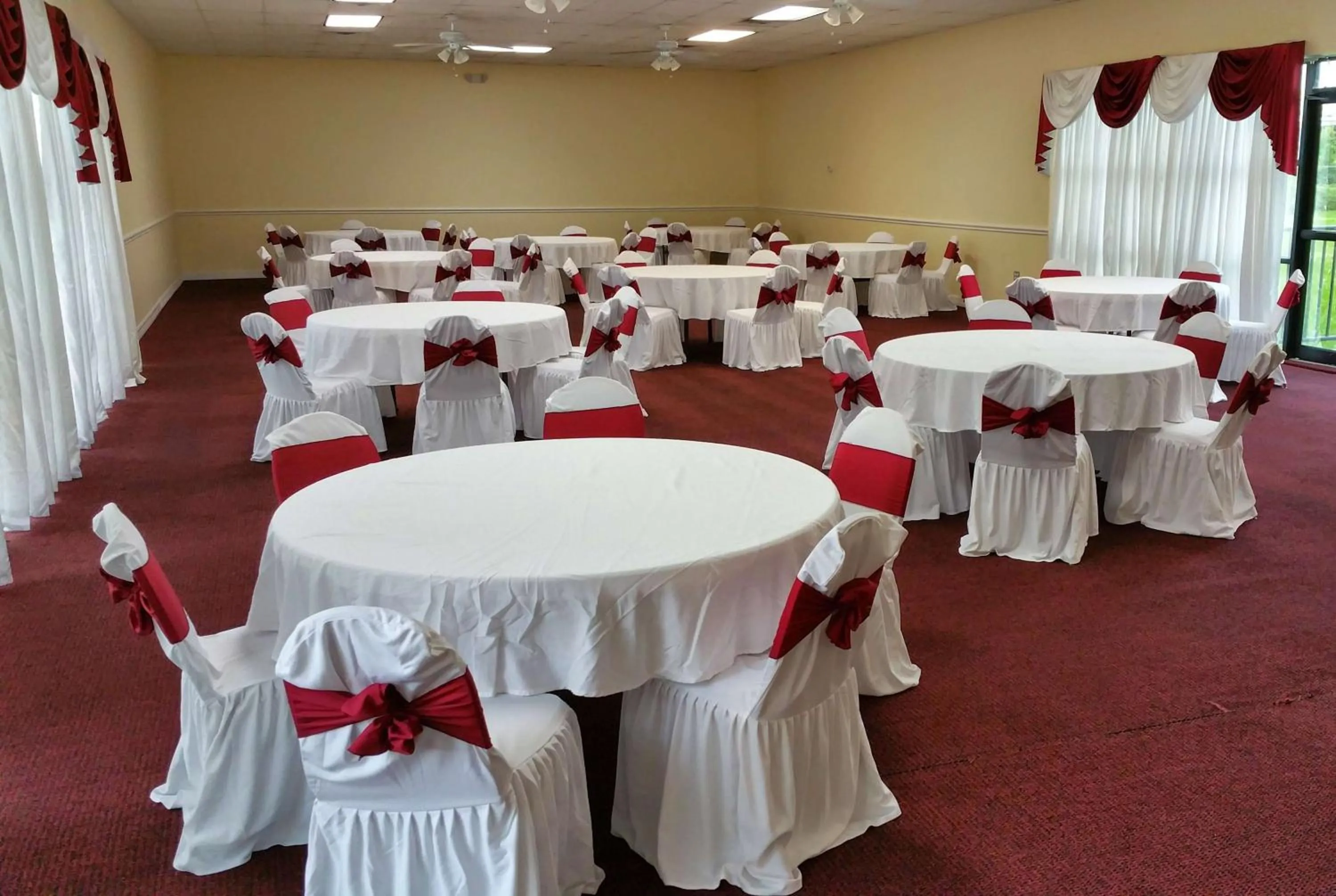 Meeting/conference room in Ramada by Wyndham Houston Intercontinental Airport East