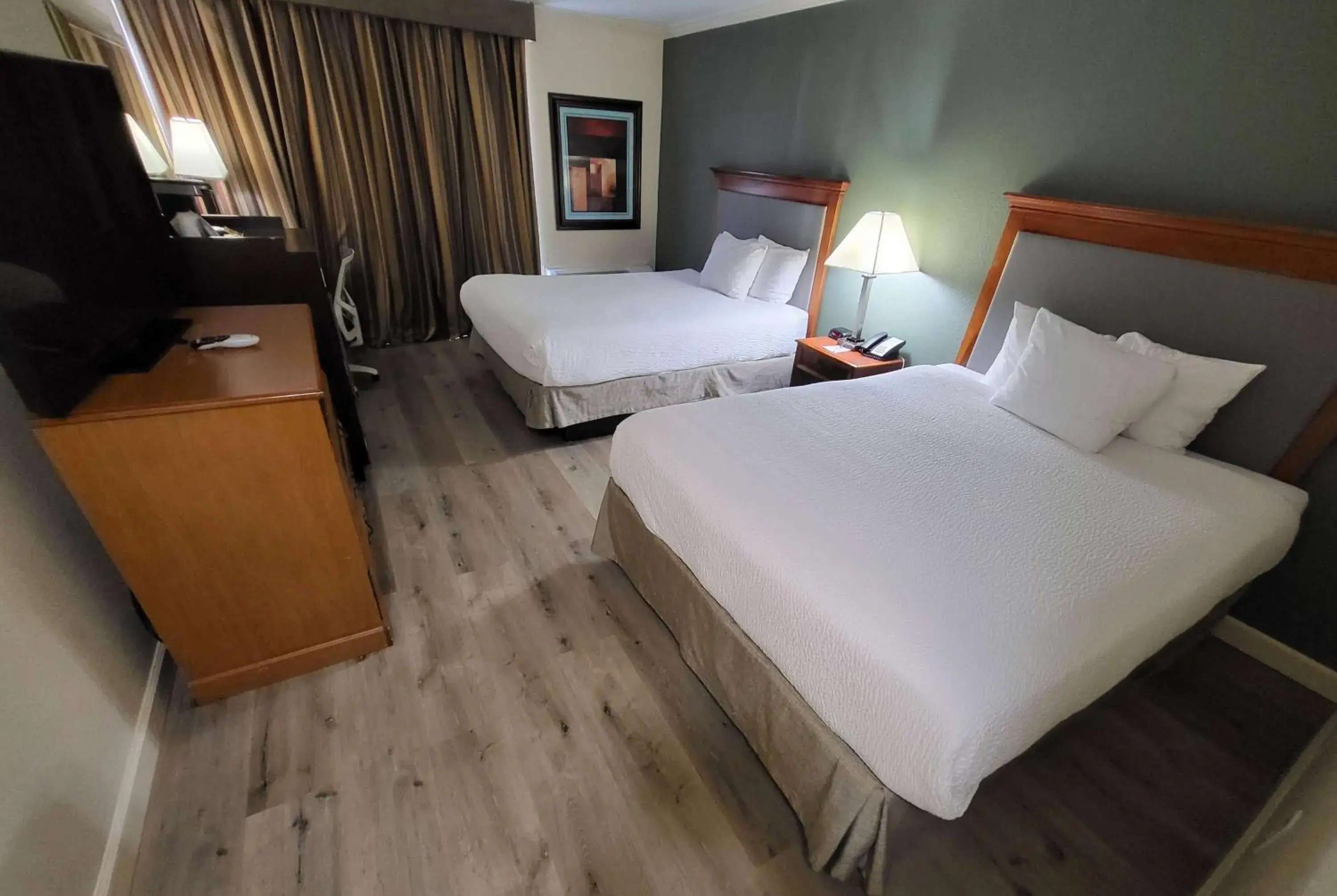 2 Queen Beds, Mobility Accessible Room, Roll-In Shower, Non-Smoking
in Ramada by Wyndham Houston Intercontinental Airport East 2 Queen Beds, Mobility Accessible Room, Roll-In Shower, Non-Smoking
in Ramada by Wyndham Houston Intercontinental Airport East