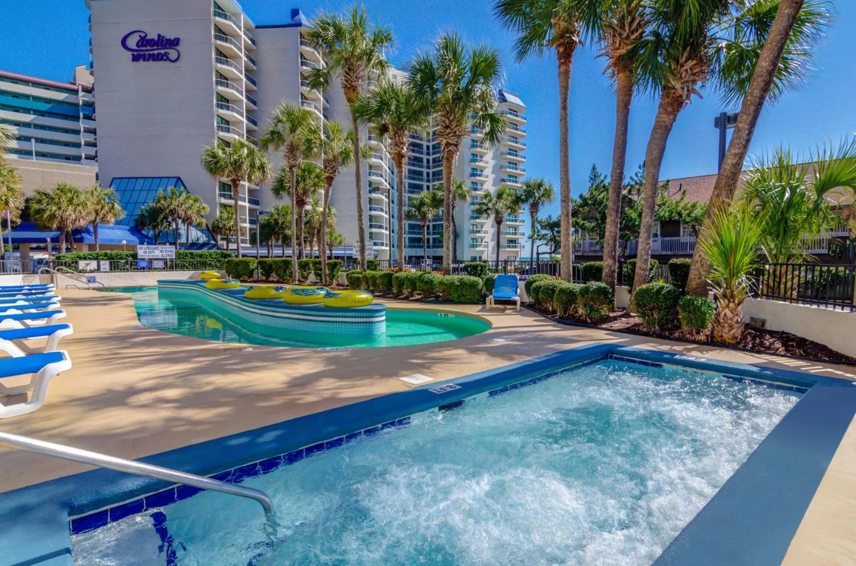 Swimming pool in Carolina Winds