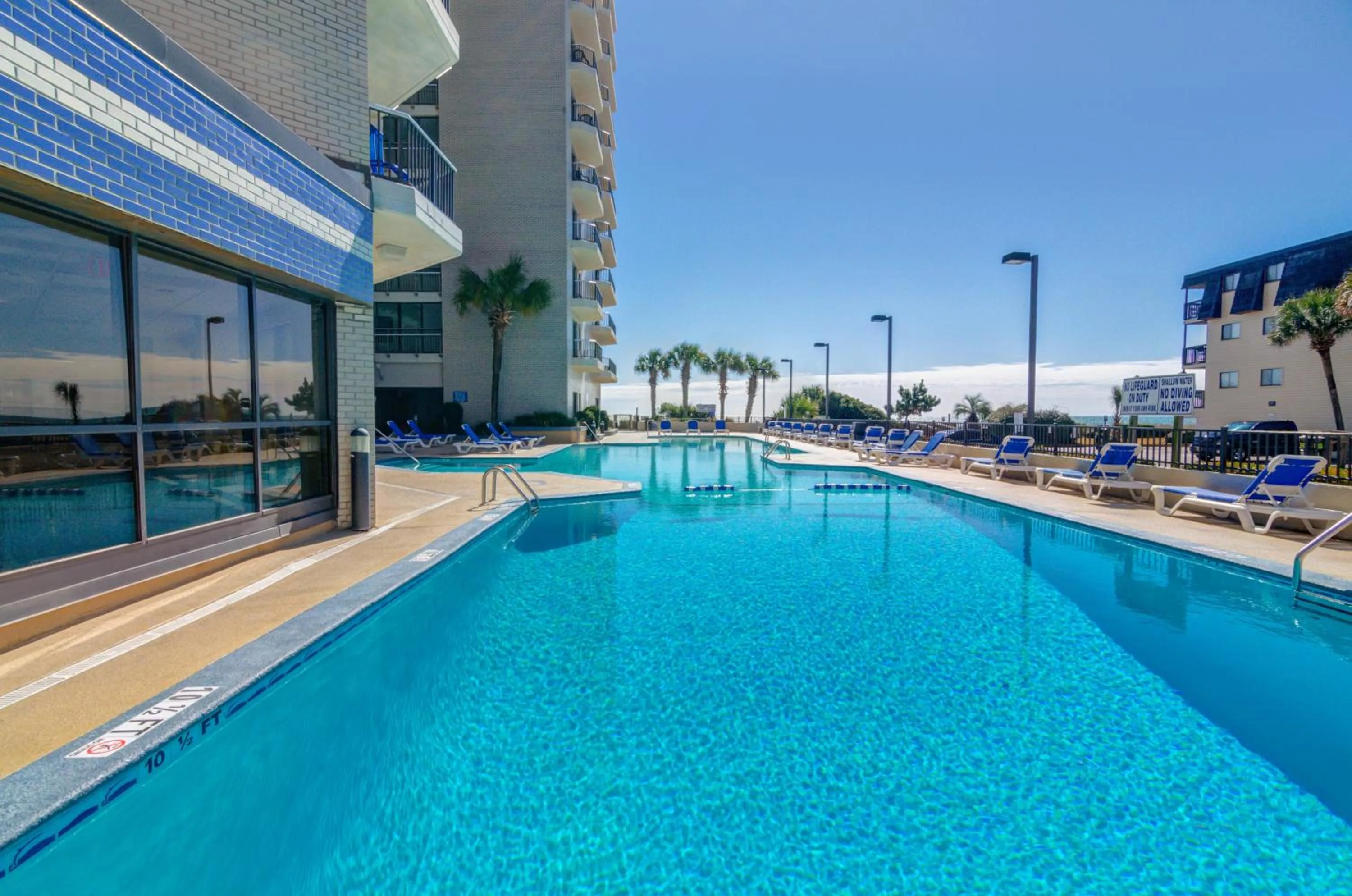 Swimming pool in Carolina Winds