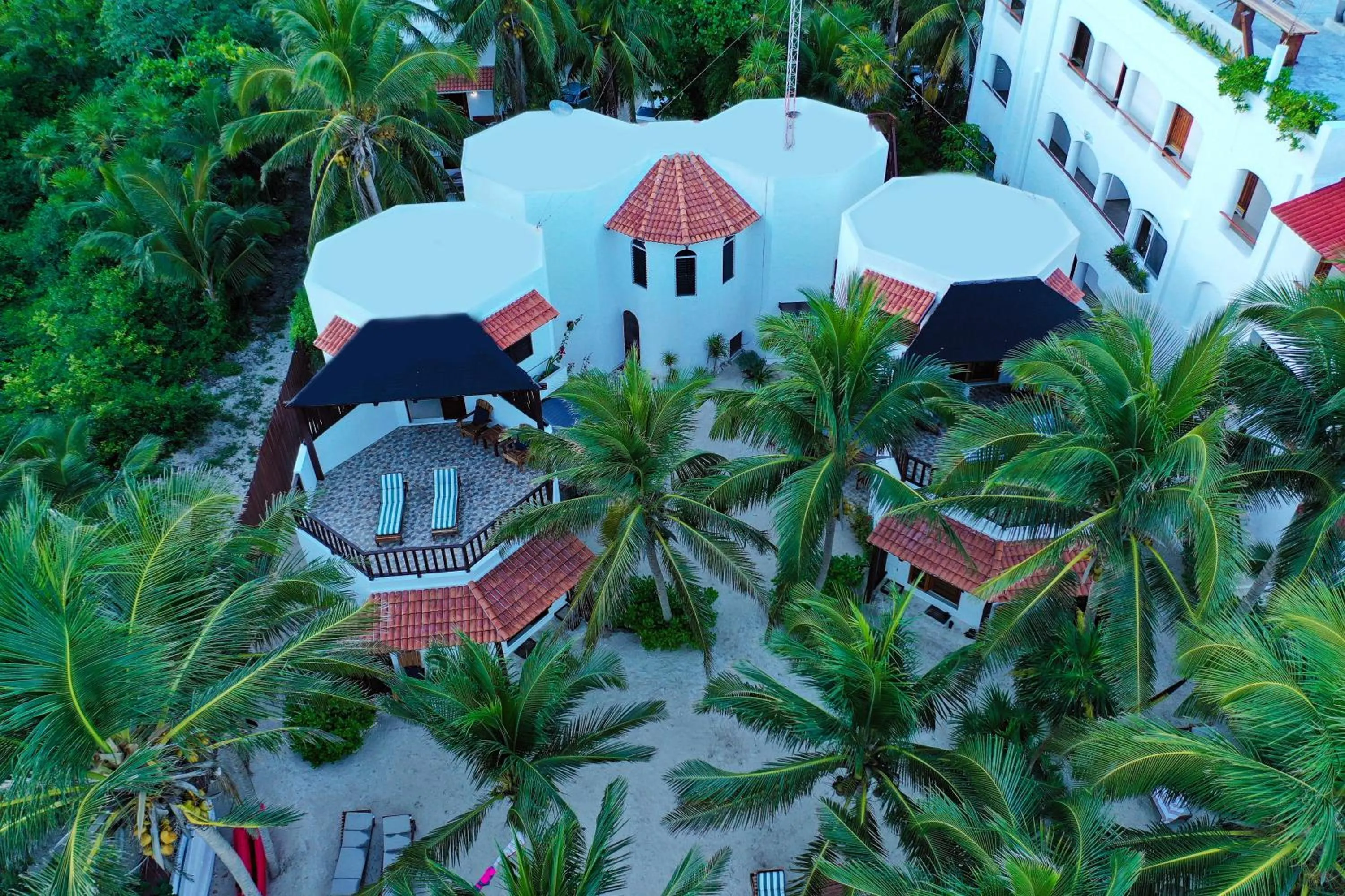 Property building in Casa Colibrí Tankah