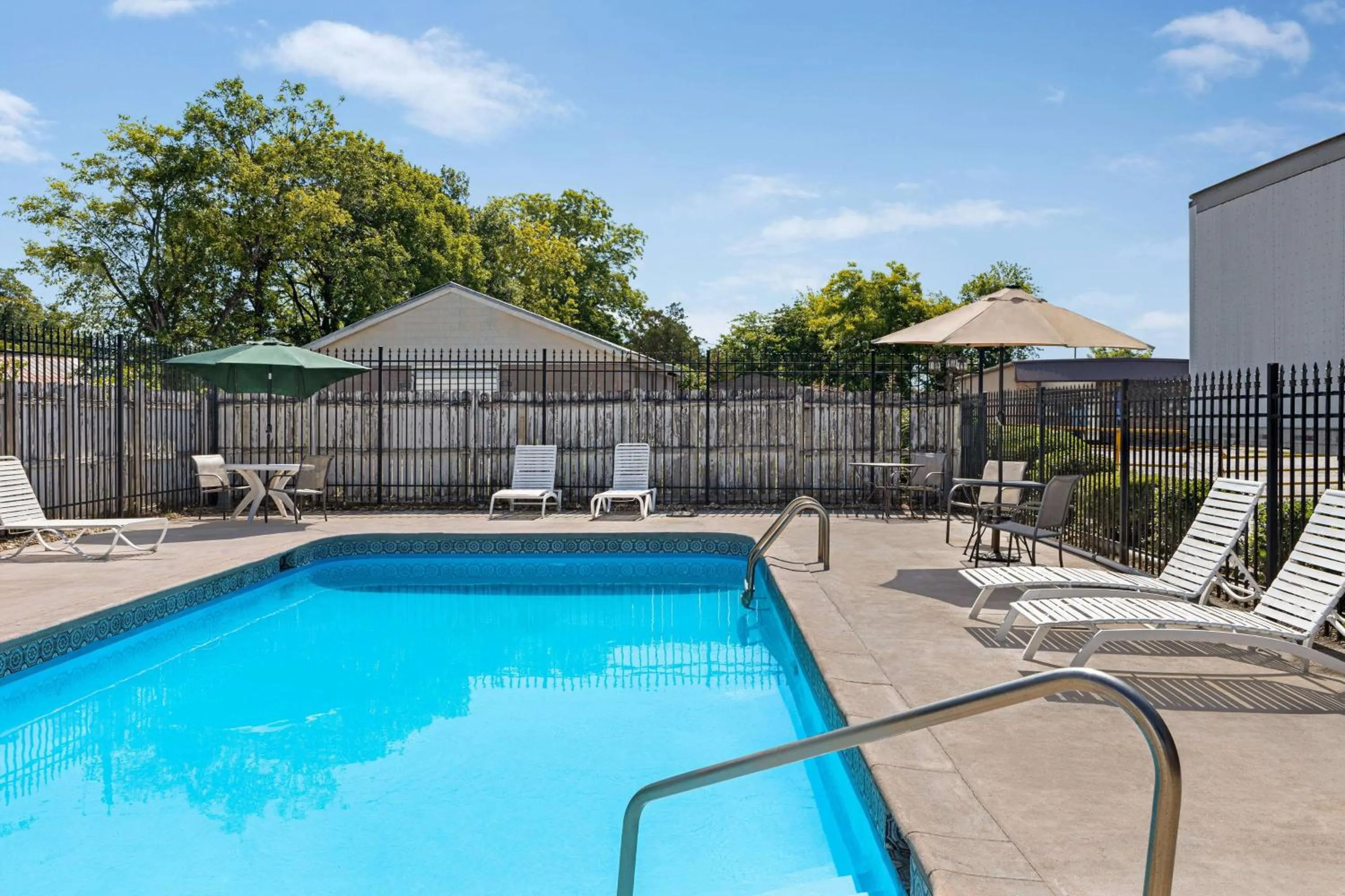 Pool view in Days Inn by Wyndham Demopolis