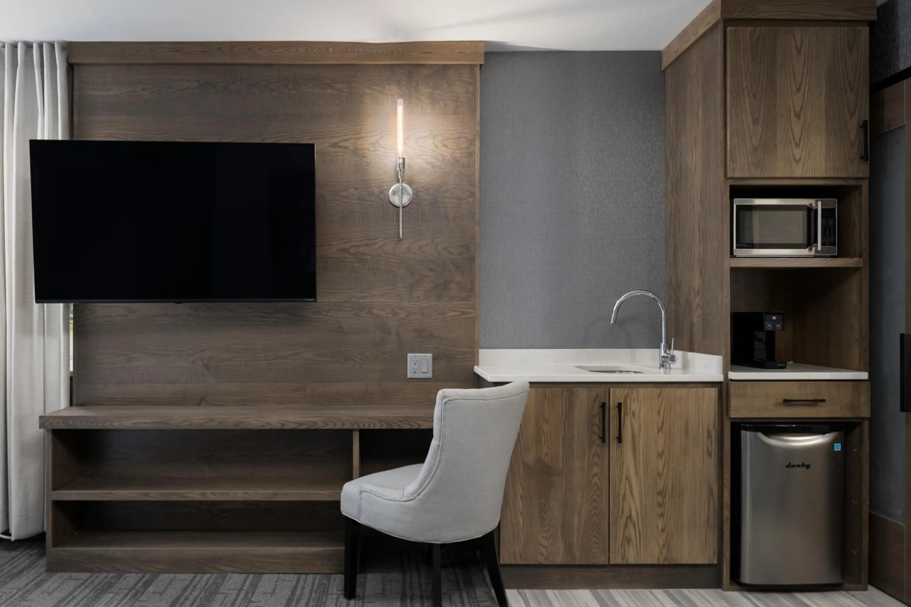 Bedroom in voco Niagara Falls - The Cadence by IHG