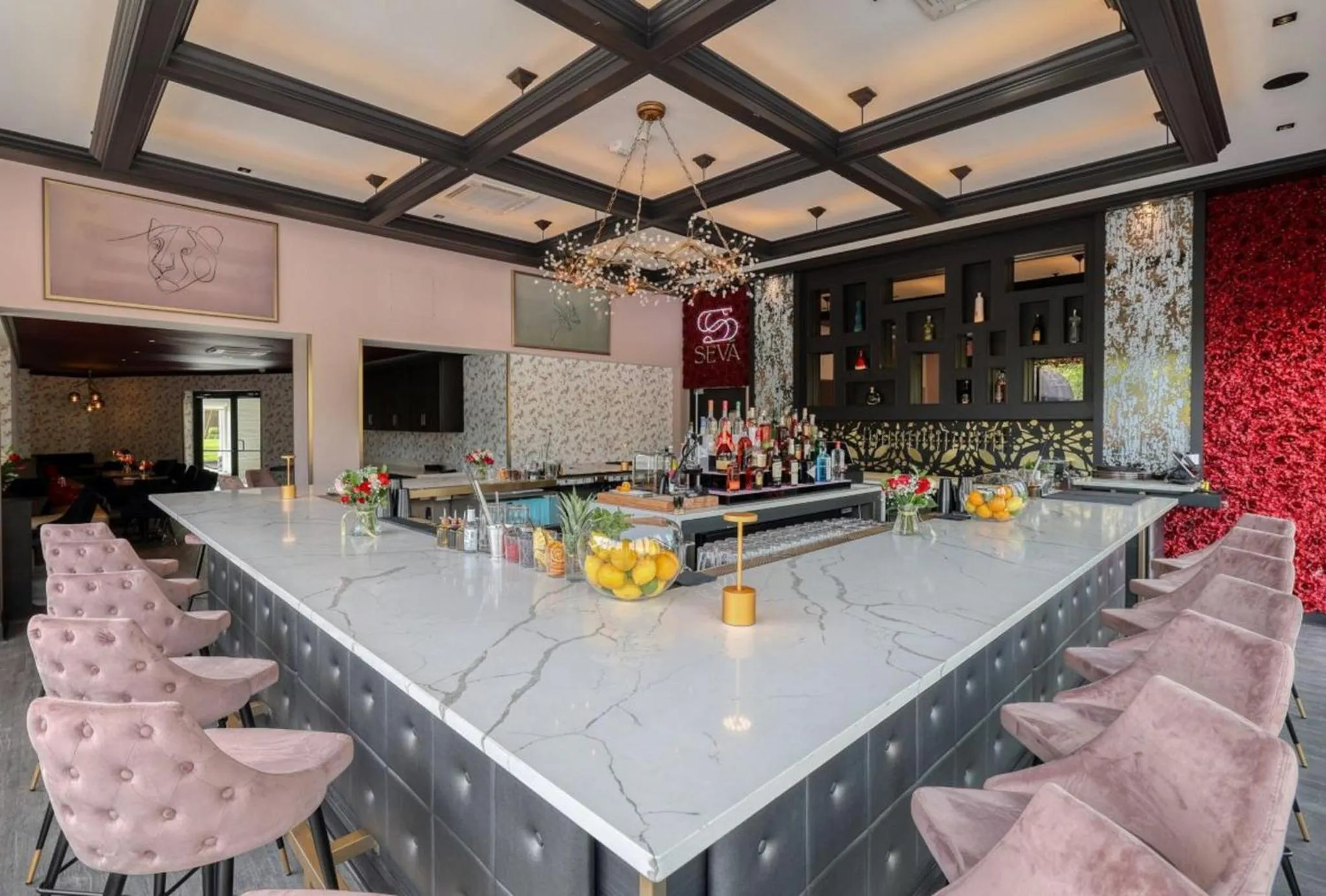 Lounge or bar in voco Niagara Falls - The Cadence by IHG