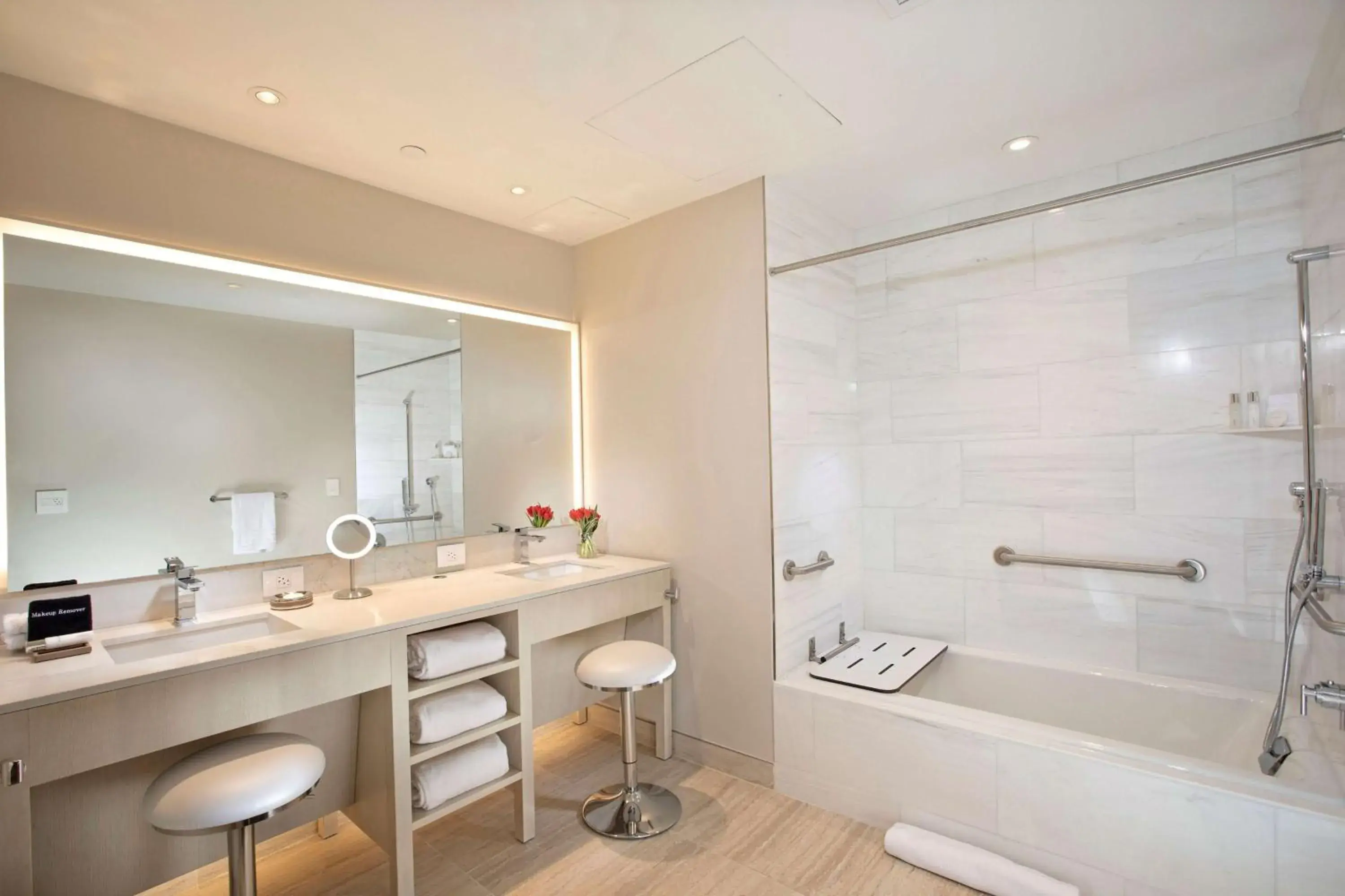 Queen Room with Two Queen Beds - Hearing Access in HALL Arts Hotel, Dallas, Autograph Collection Queen Room with Two Queen Beds - Hearing Access in HALL Arts Hotel, Dallas, Autograph Collection