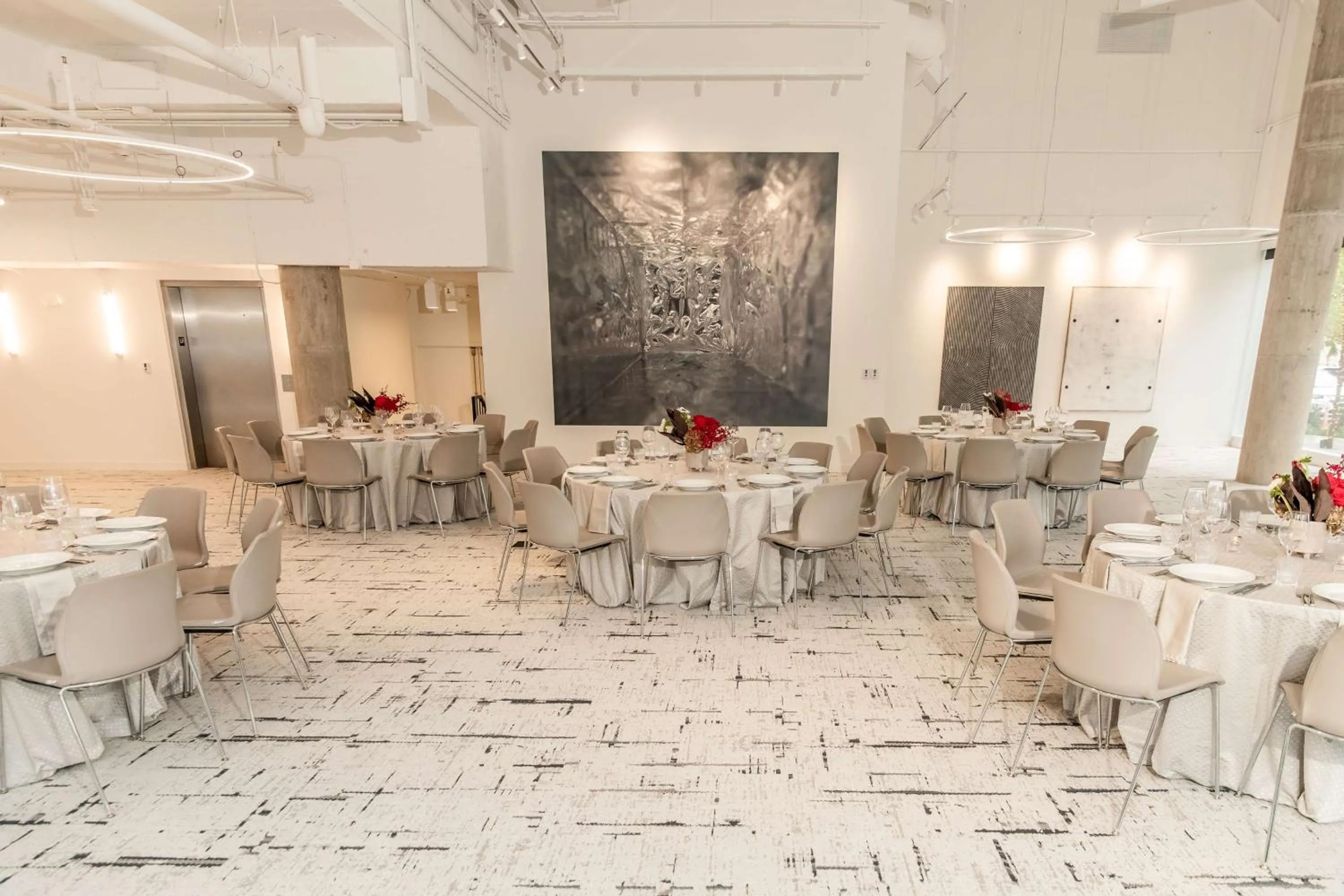 Meeting/conference room in HALL Arts Hotel Dallas, Curio Collection by Hilton