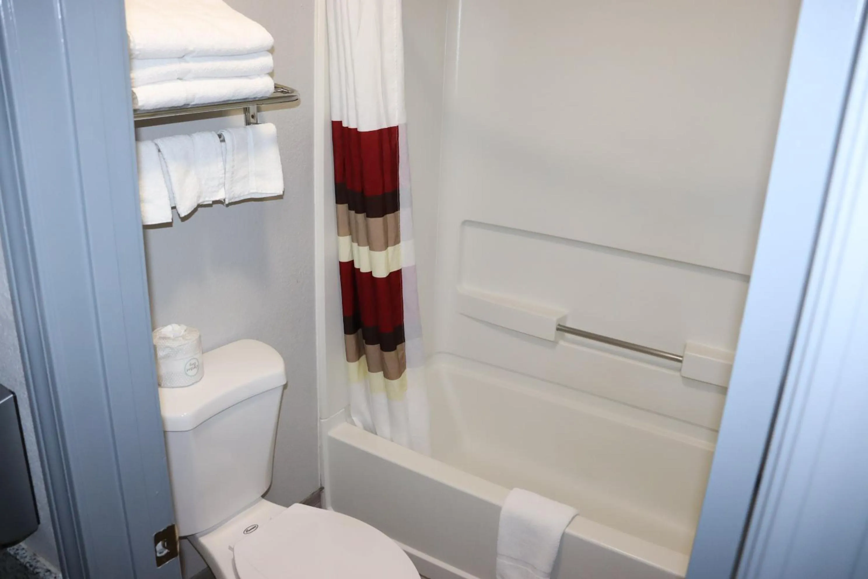 Bathroom in Americas Best Value Inn Cabot