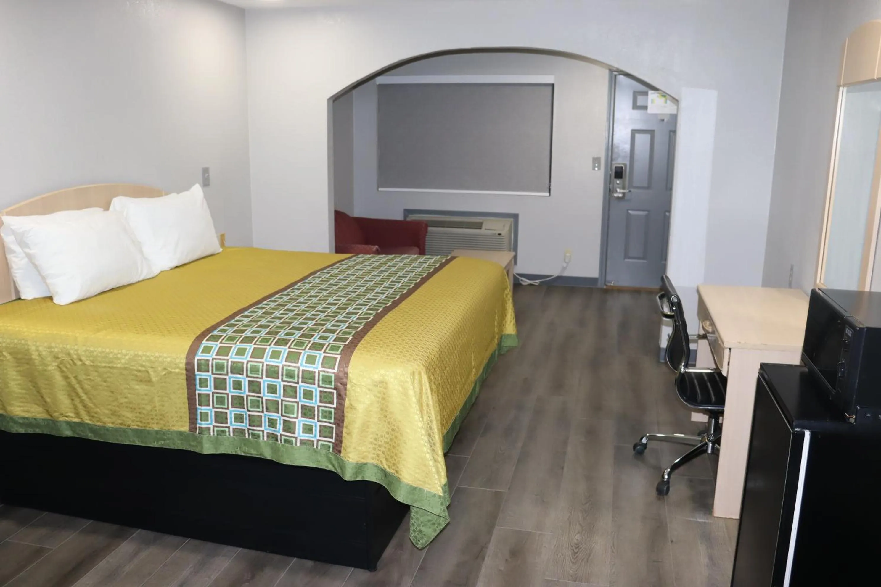 Bed in Americas Best Value Inn Cabot