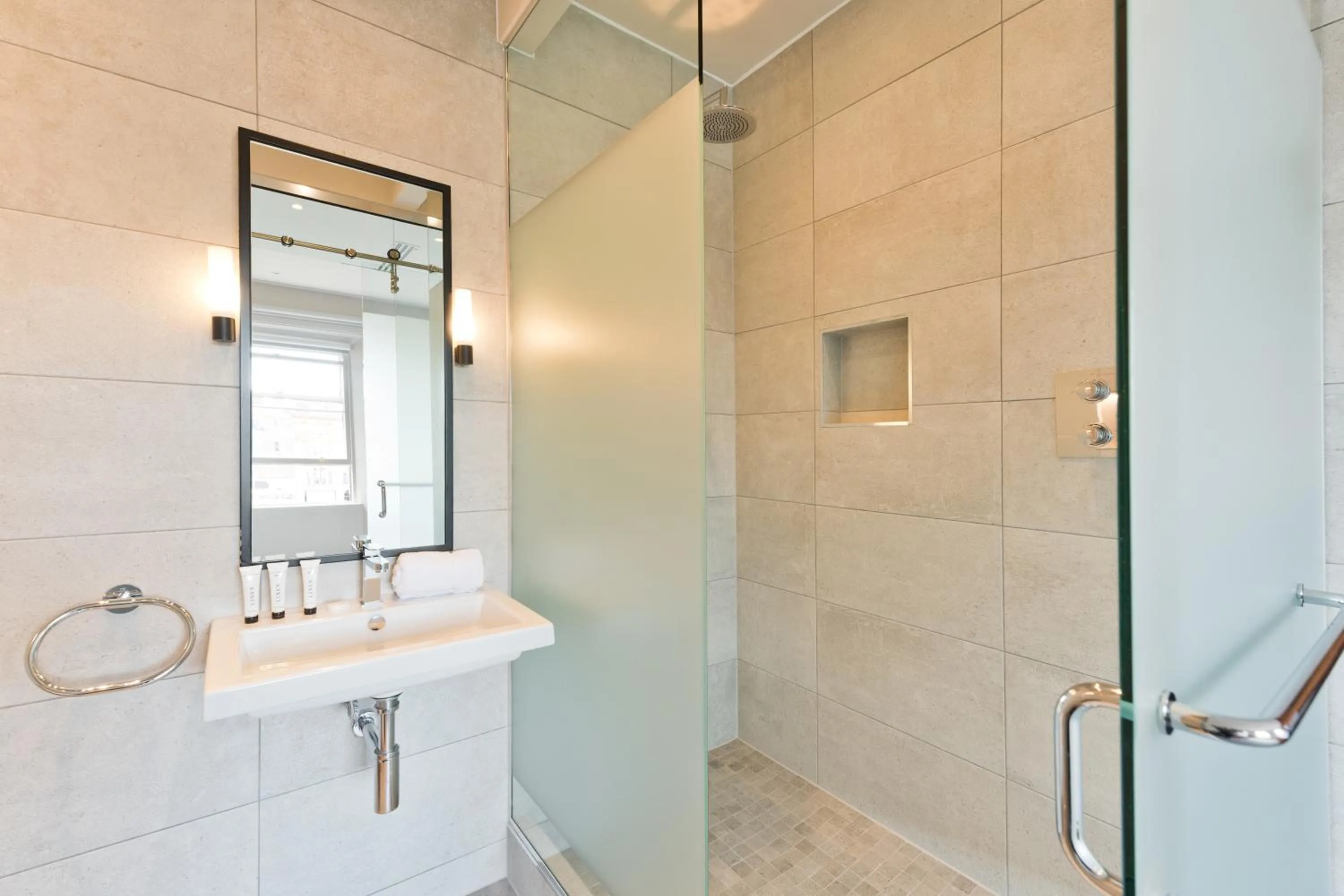 Shower in Templebar Rooms