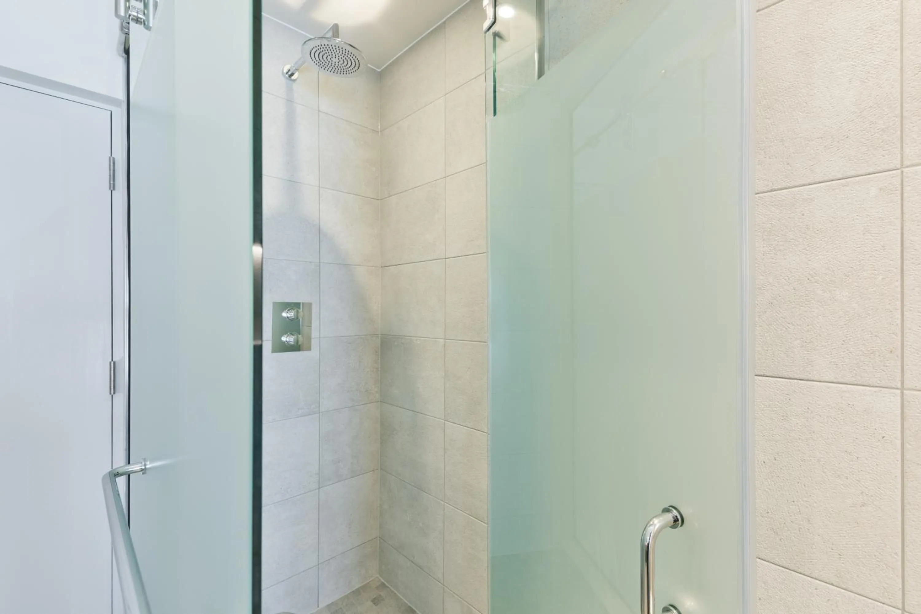 Shower in Templebar Rooms