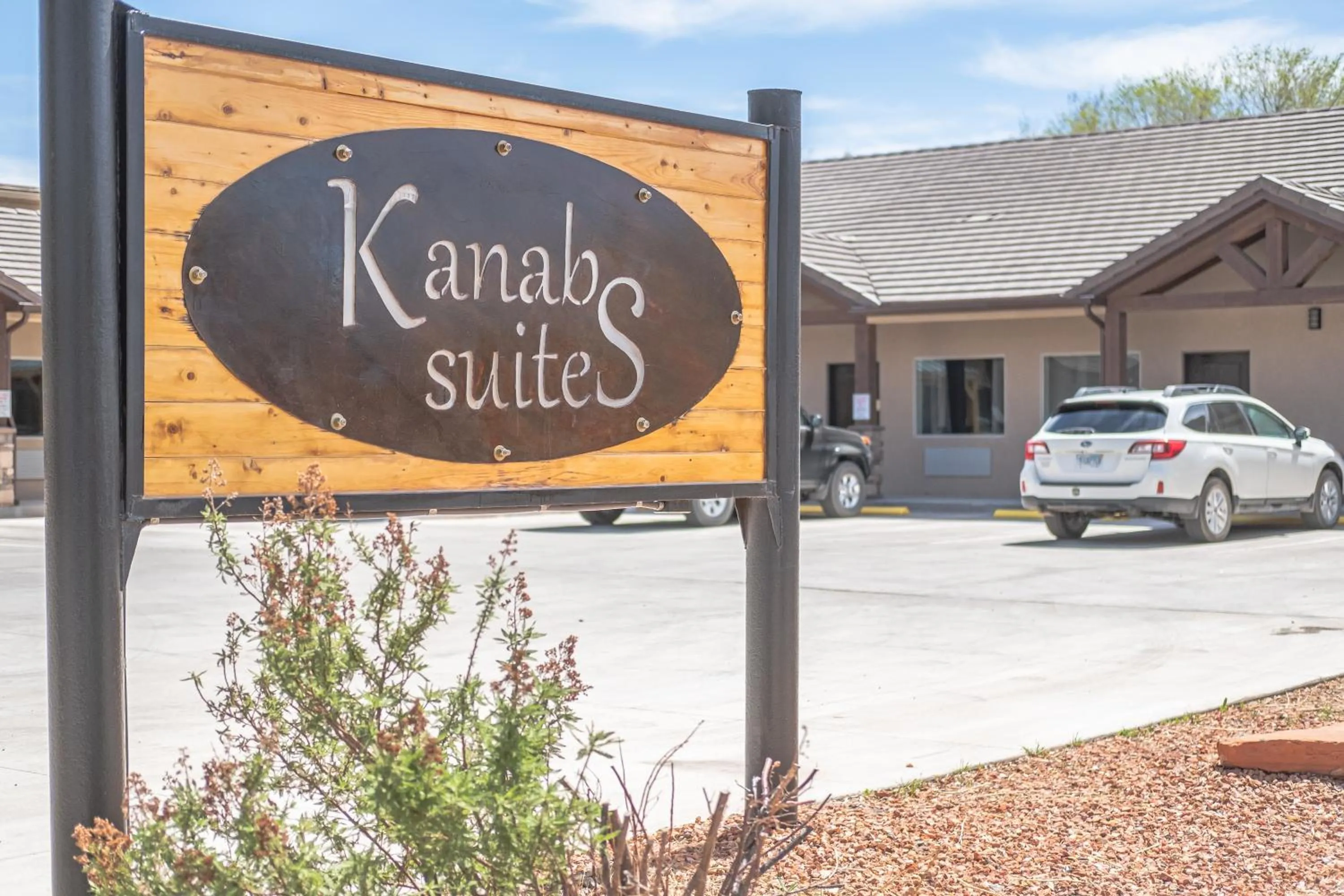 Property building in Kanab Suites